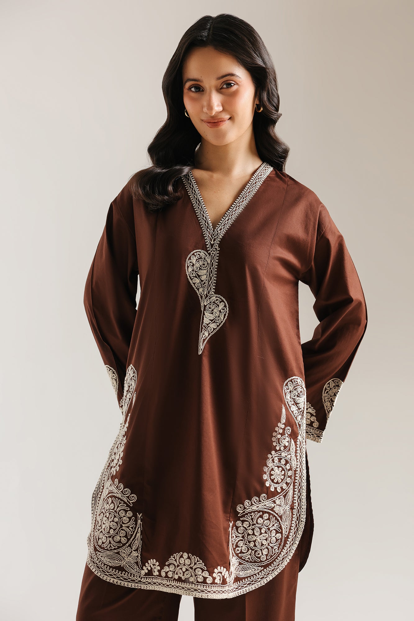 EMBROIDERED SUIT (E7777/102/801)