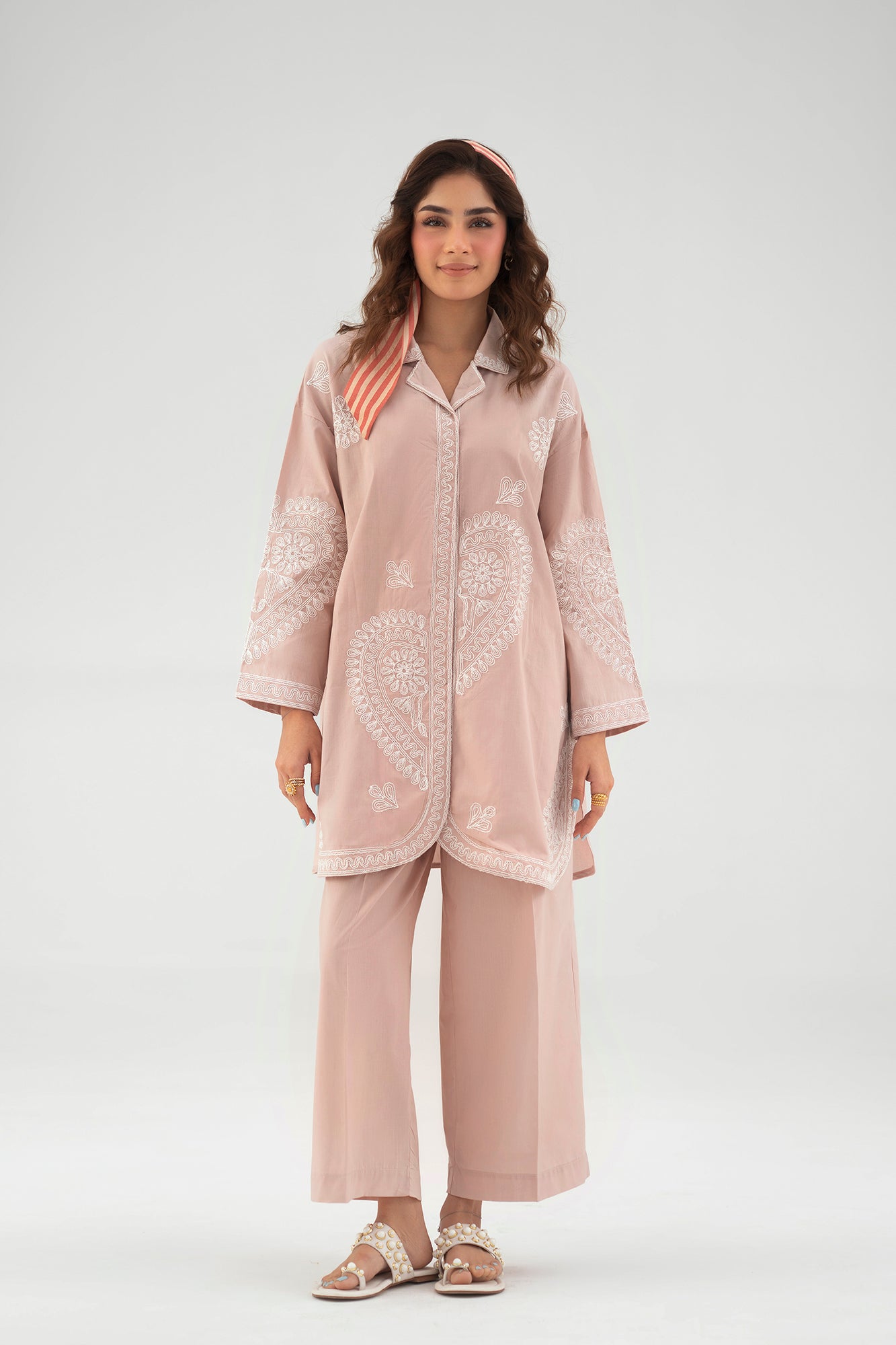 EMBROIDERED SUIT (E7780/102/329)