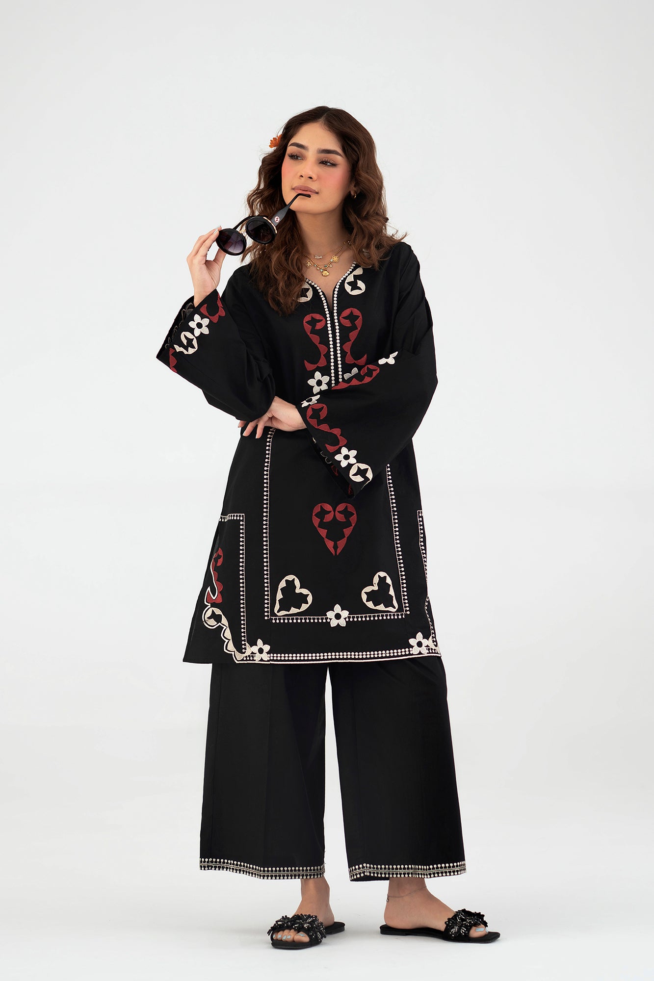 EMBROIDERED SUIT (E7782/102/902)