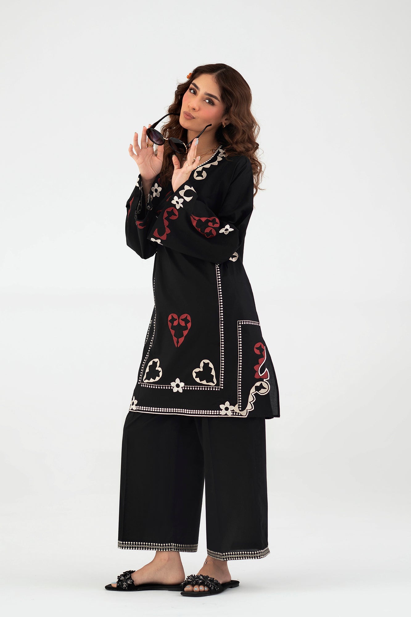 EMBROIDERED SUIT (E7782/102/902)