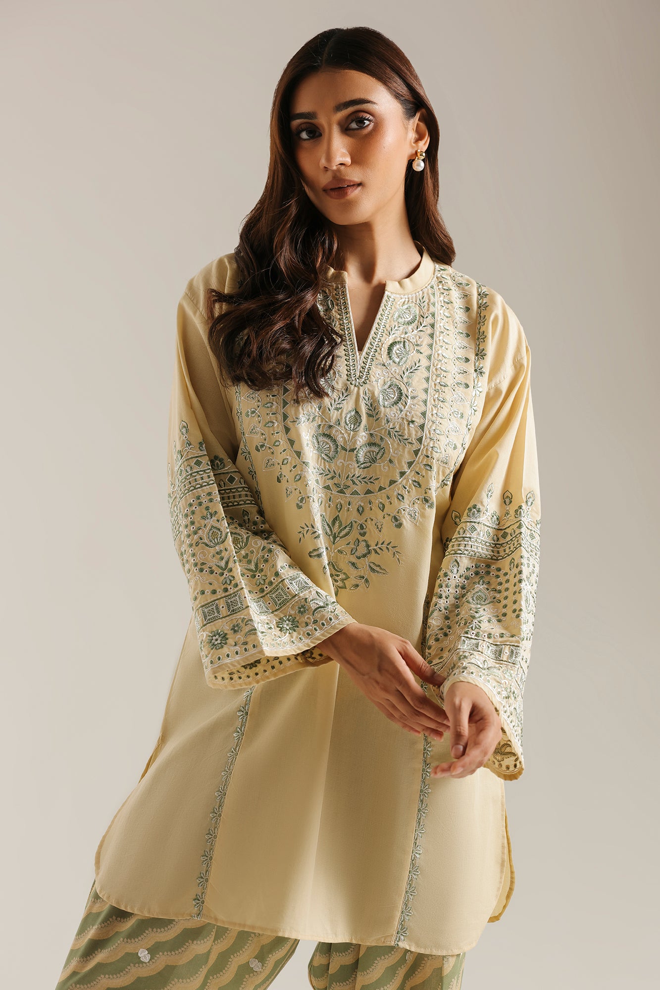 EMBROIDERED SUIT (E7784/102/115)