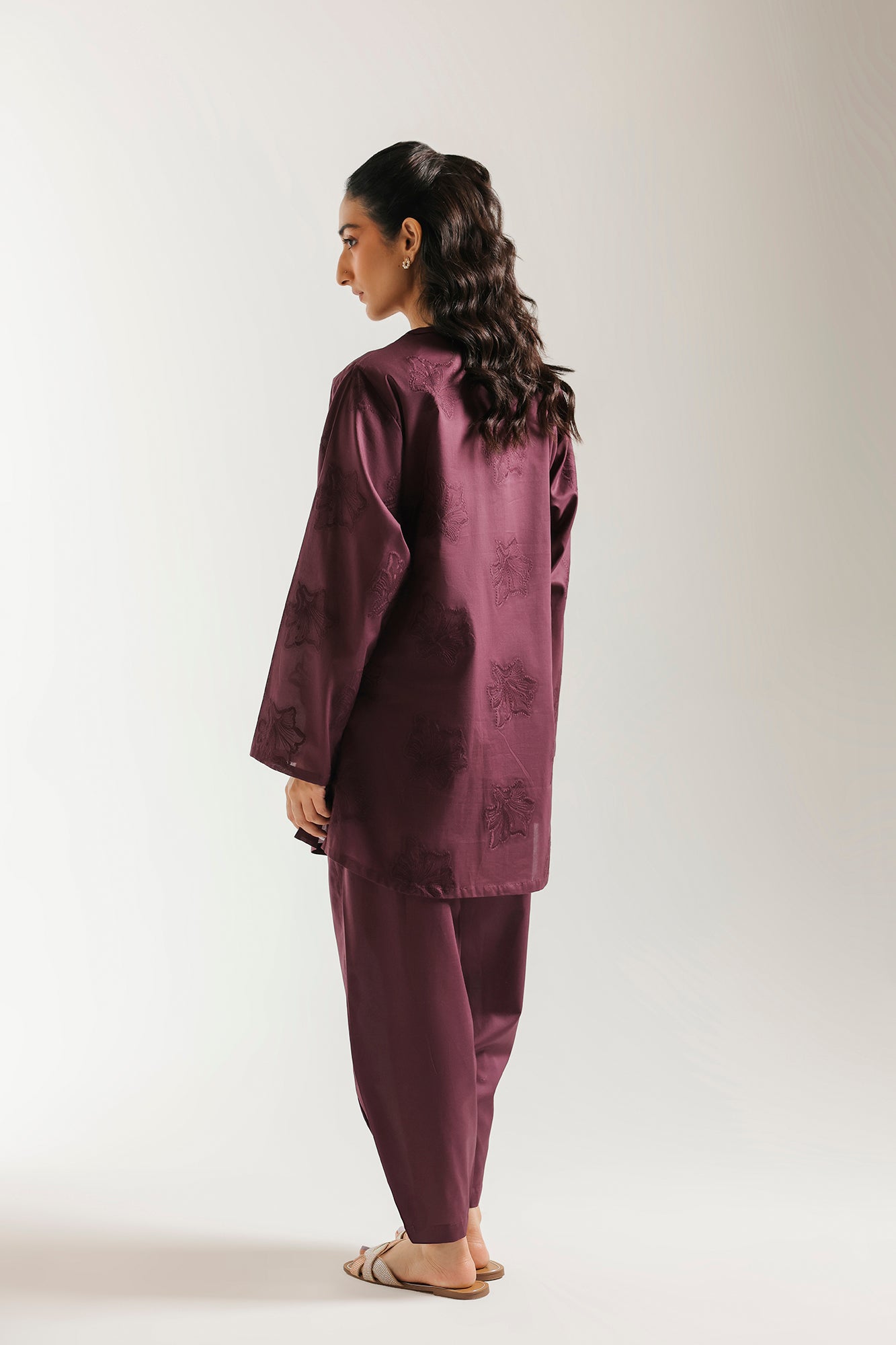 EMBROIDERED SUIT (E7803/102/519)