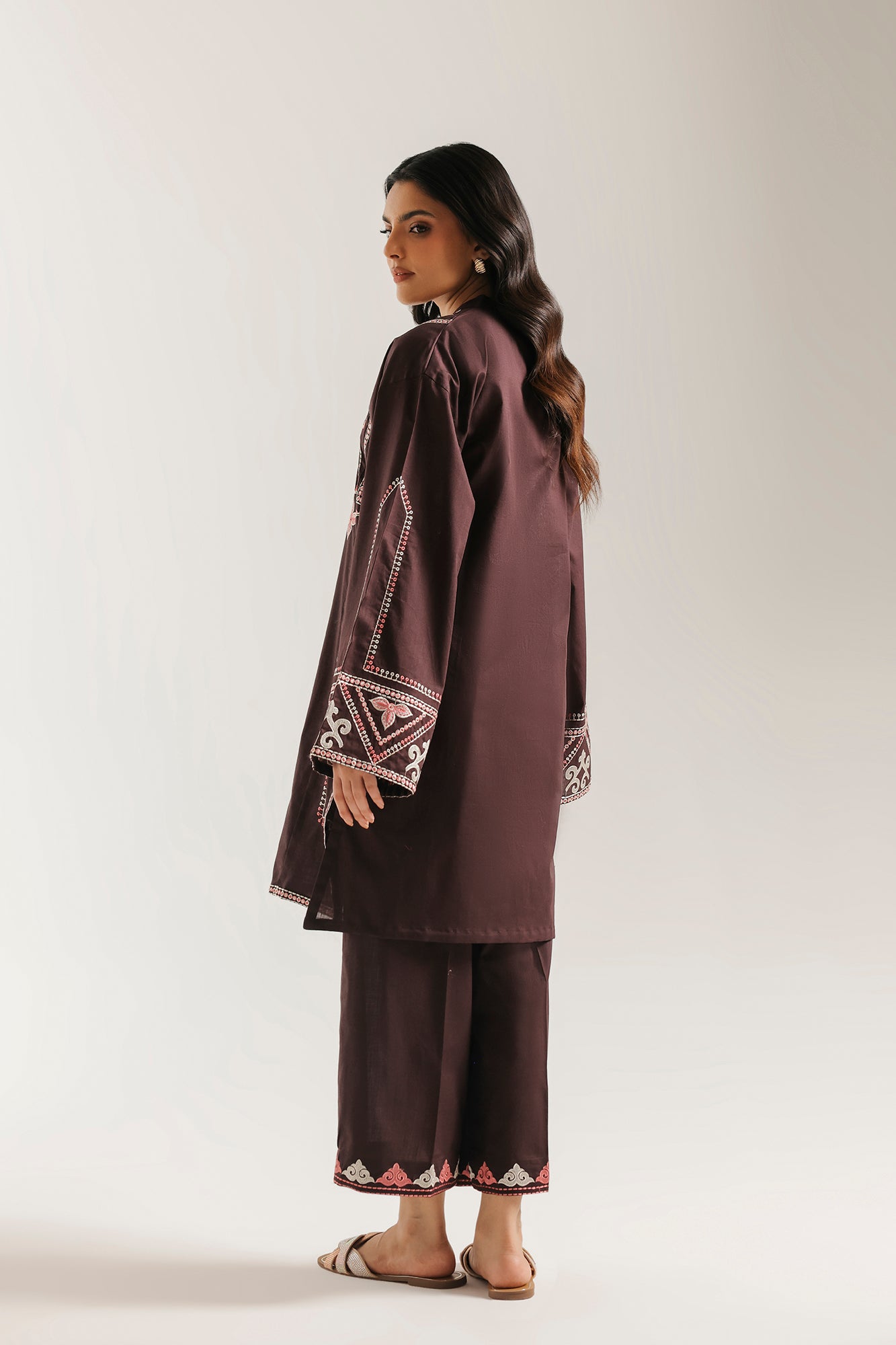 EMBROIDERED SUIT (E7814/102/318)