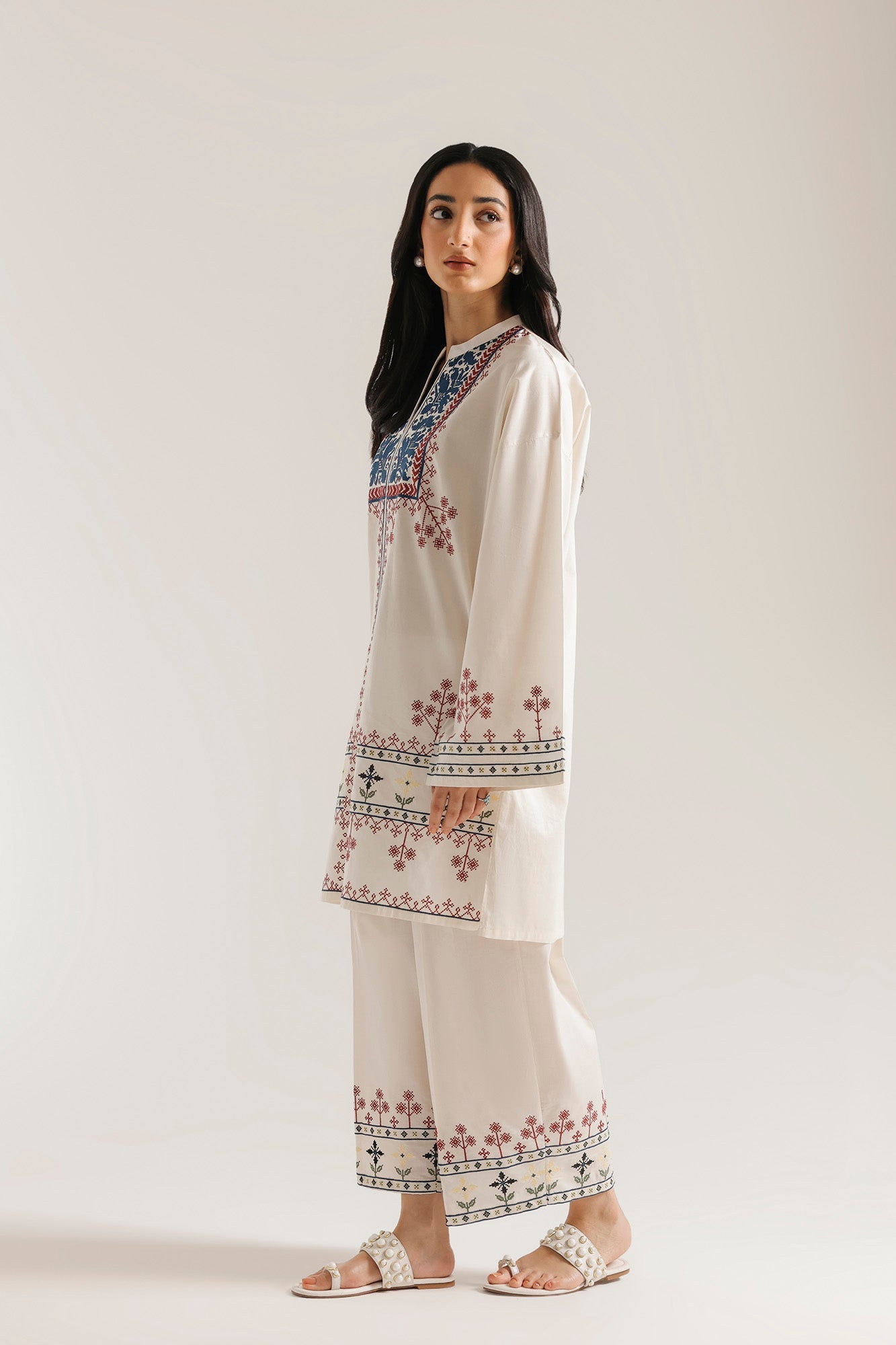 EMBROIDERED SUIT (E7838/102/002)