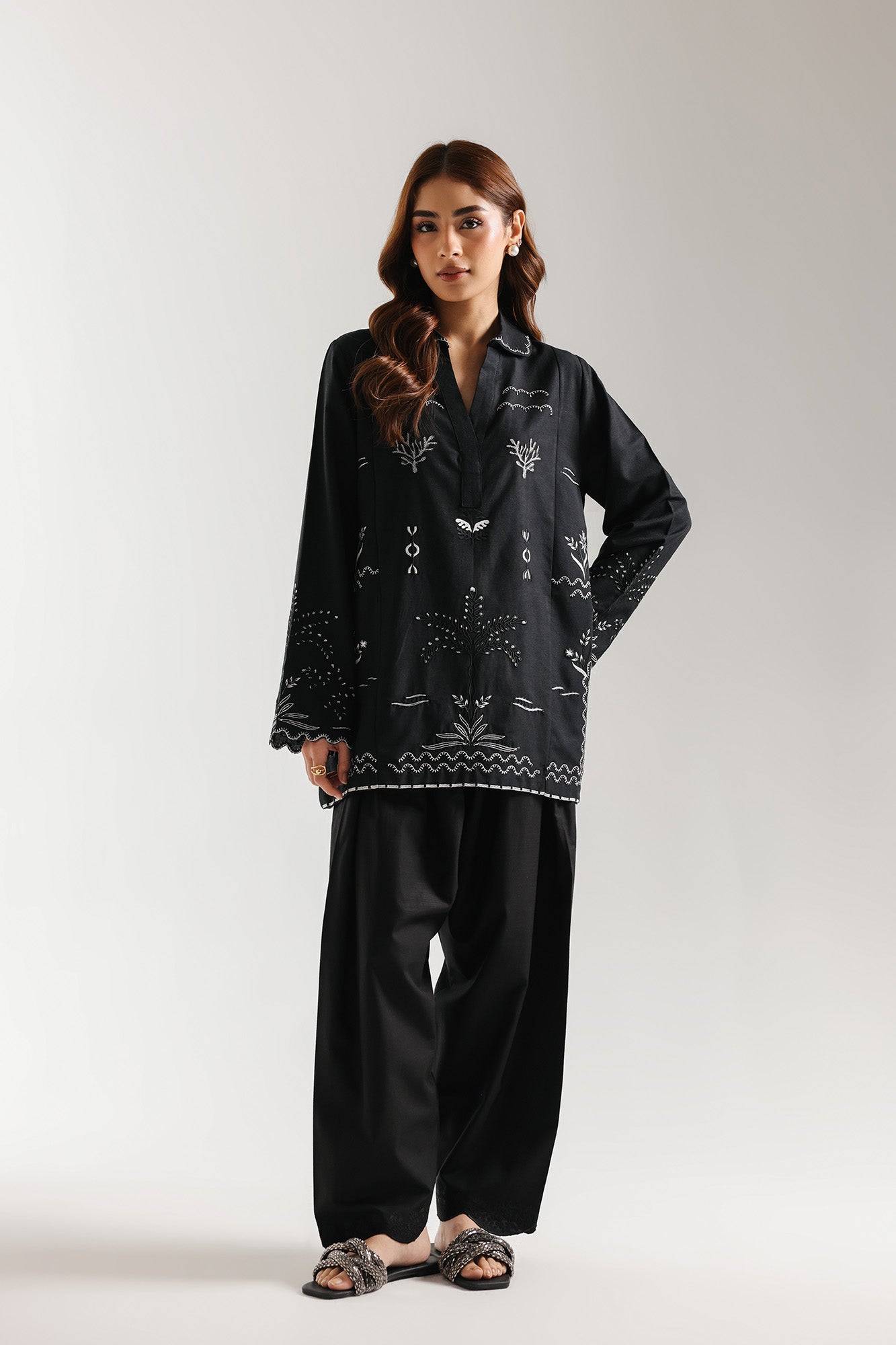 EMBROIDERED KURTI (E7907/102/902)