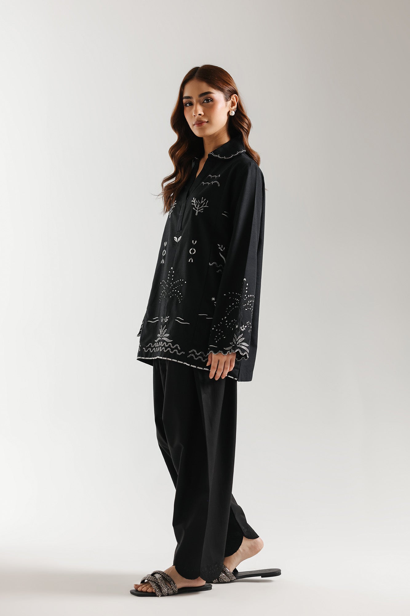 EMBROIDERED KURTI (E7907/102/902)