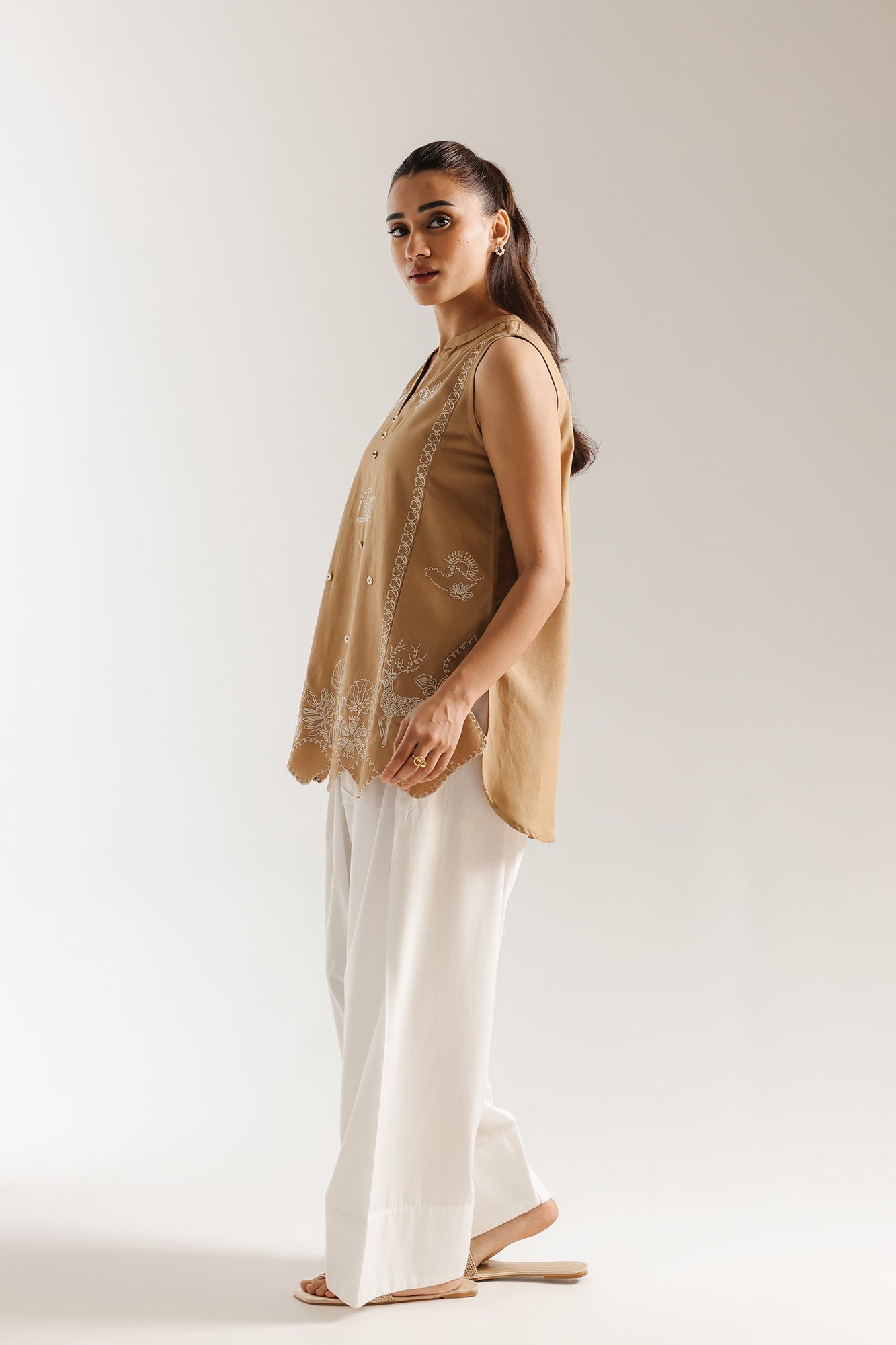 EMBROIDERED KURTI (E7909/102/007)
