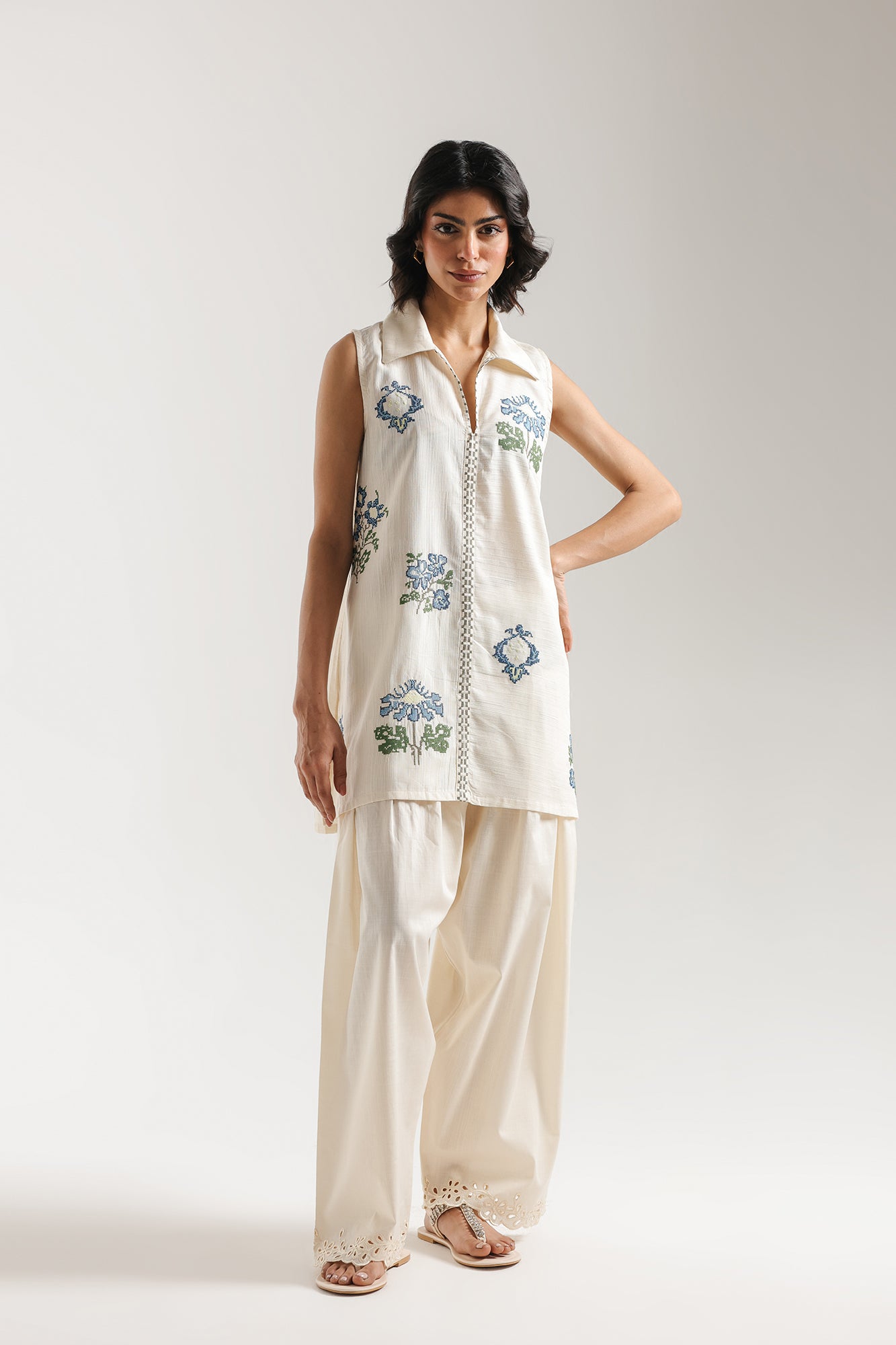 EMBROIDERED KURTI (E7916/102/002)