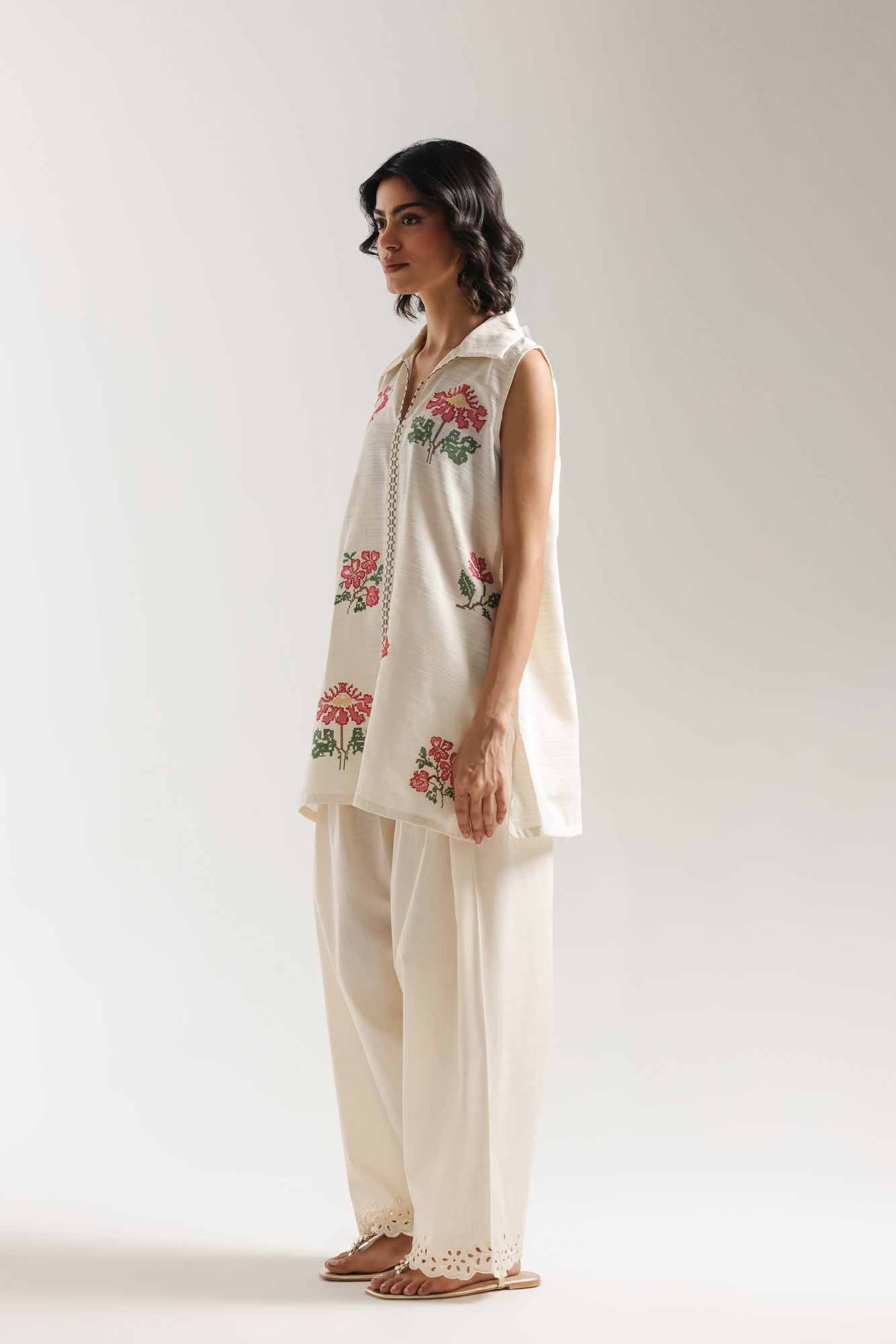 EMBROIDERED KURTI (E7916/102/005)
