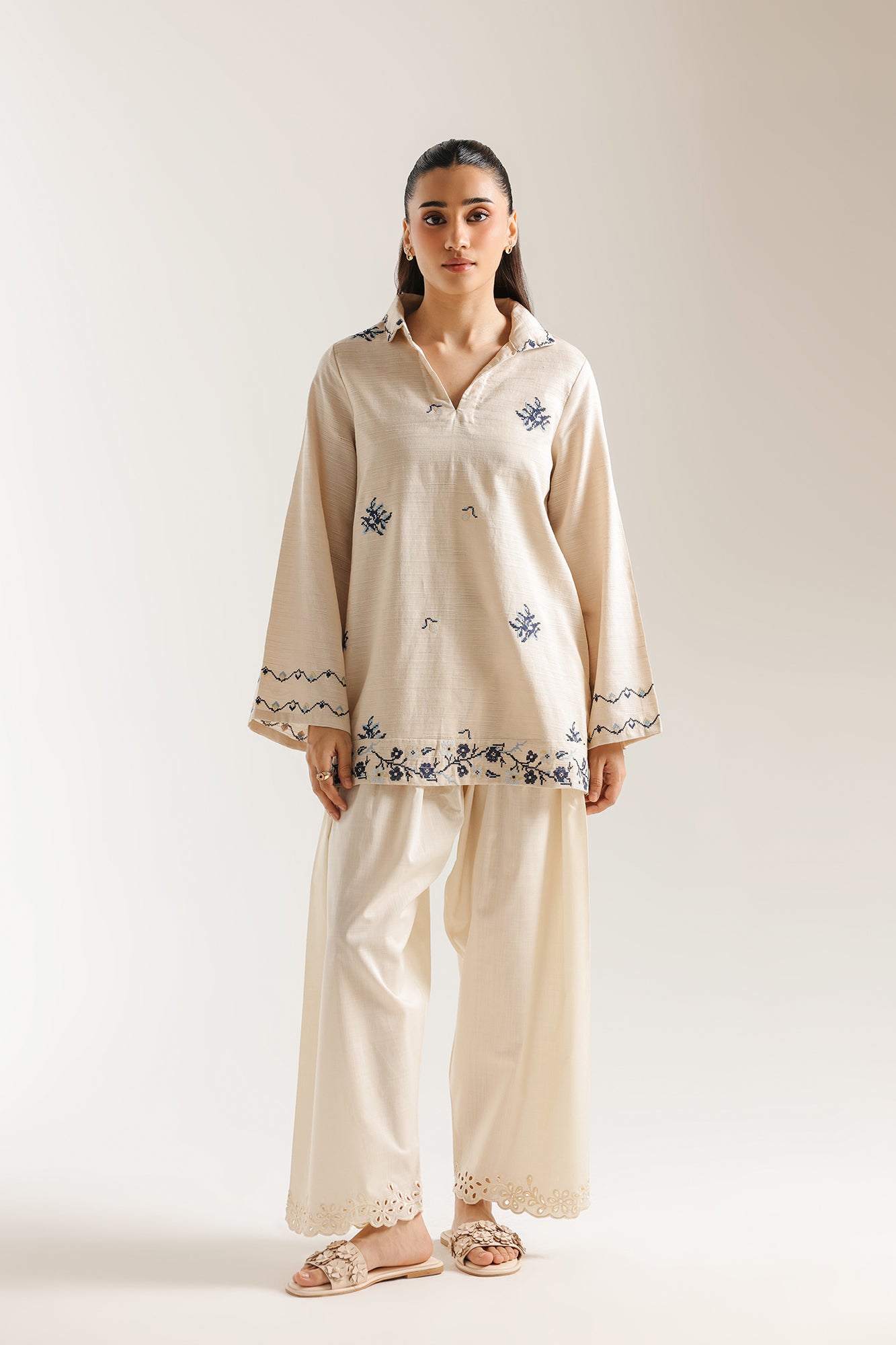 EMBROIDERED KURTI (E7917/102/007)