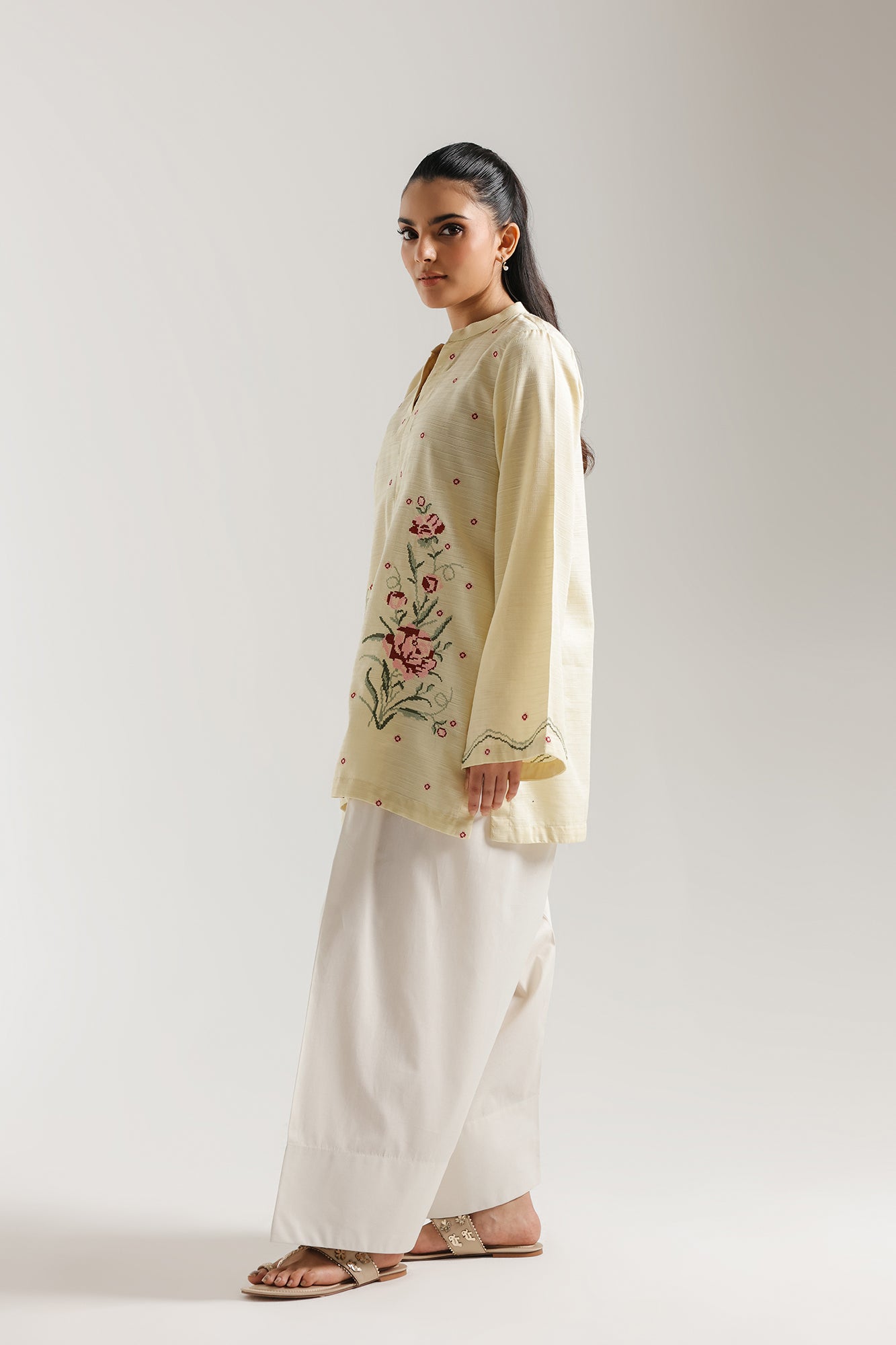 EMBROIDERED KURTI (E7919/102/115)
