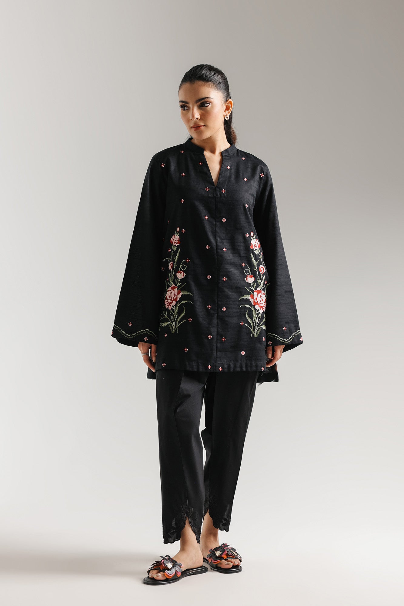 EMBROIDERED KURTI (E7919/102/902)