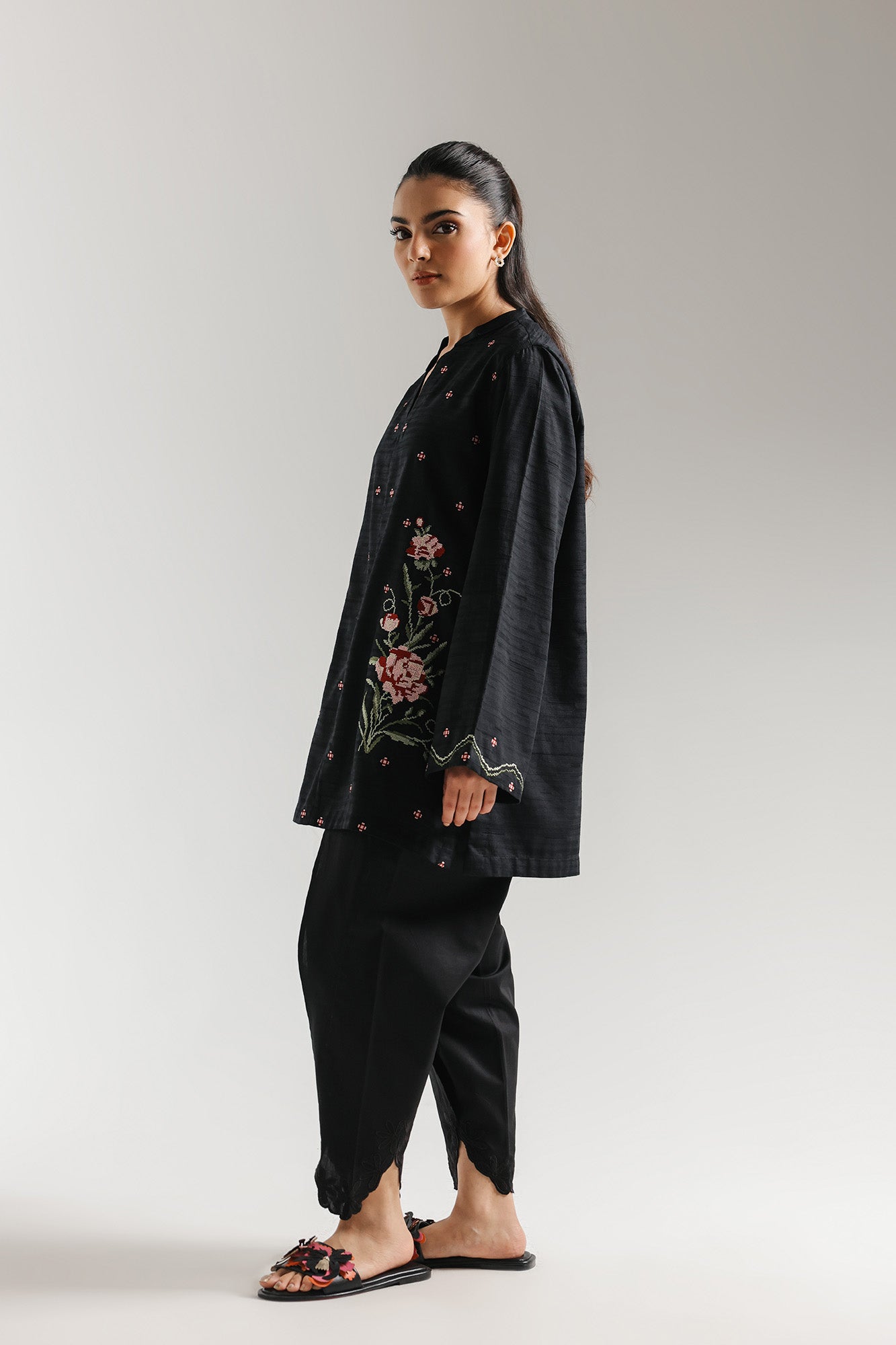 EMBROIDERED KURTI (E7919/102/902)