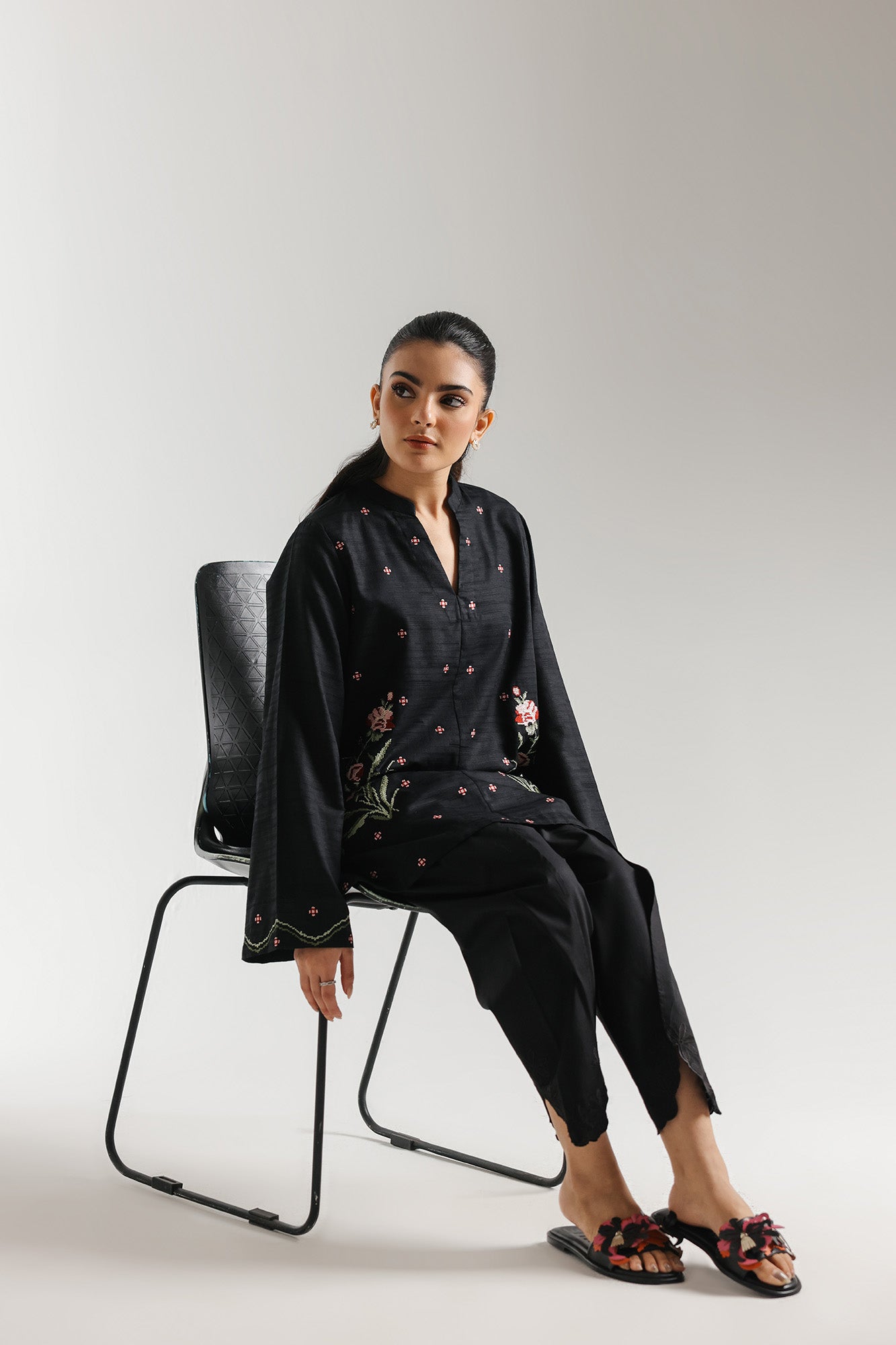 EMBROIDERED KURTI (E7919/102/902)