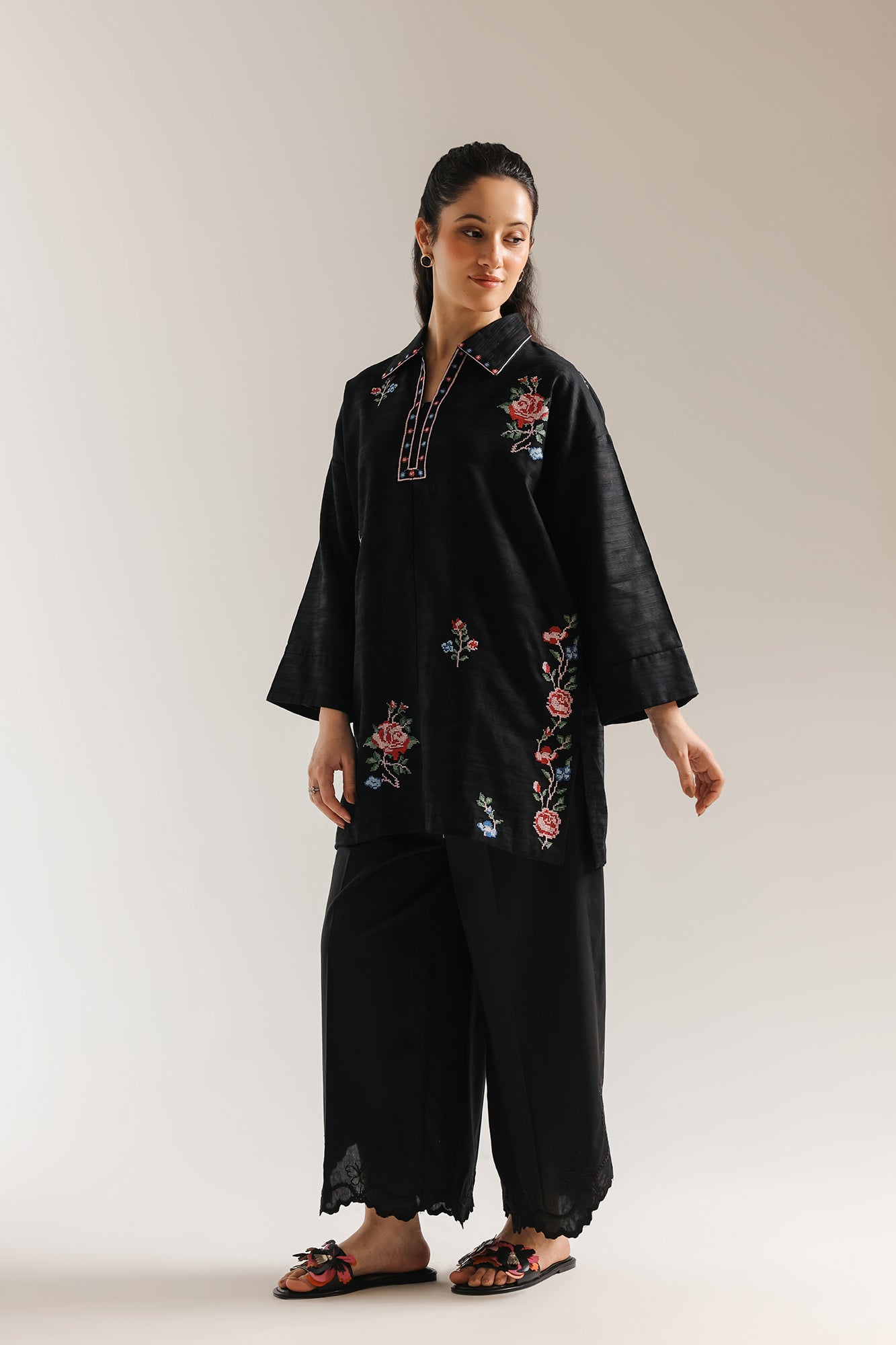 EMBROIDERED KURTI (E7921/102/902)