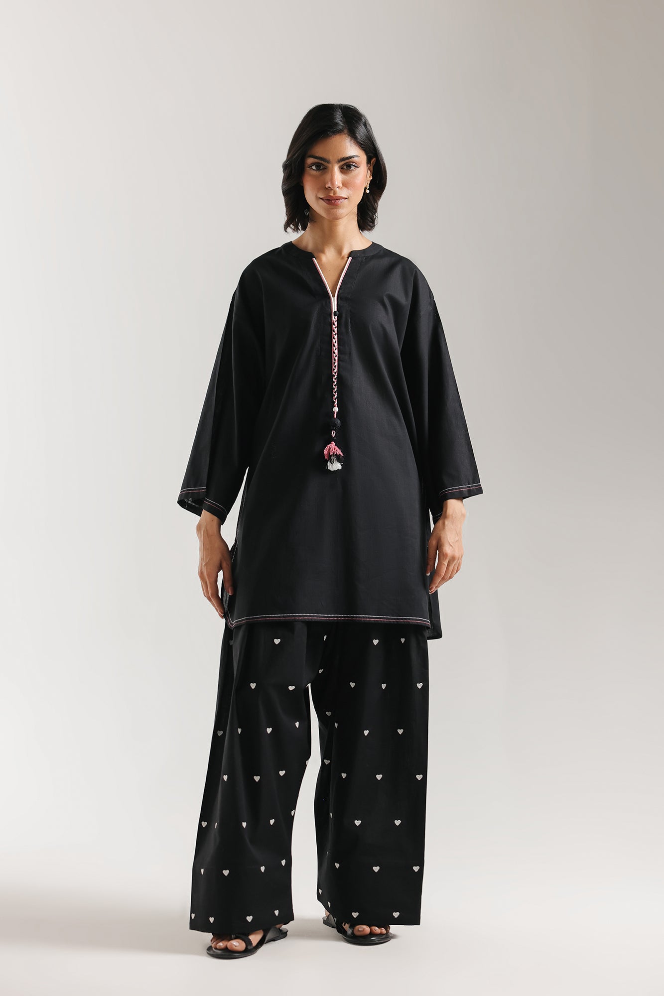 EMBROIDERED SUIT (E7927/102/902)