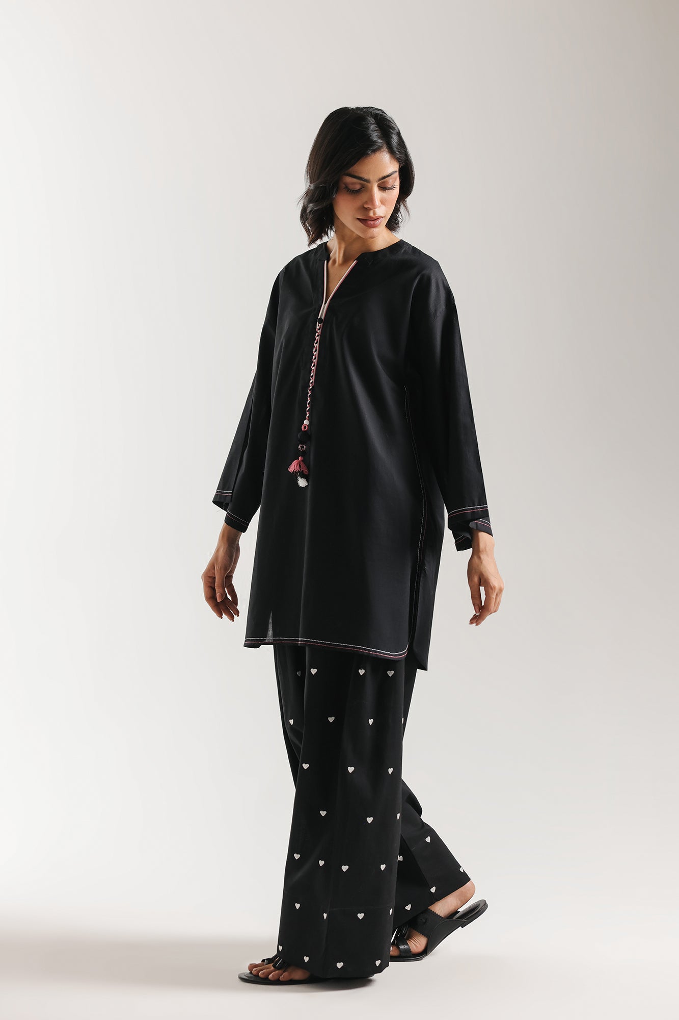 EMBROIDERED SUIT (E7927/102/902)