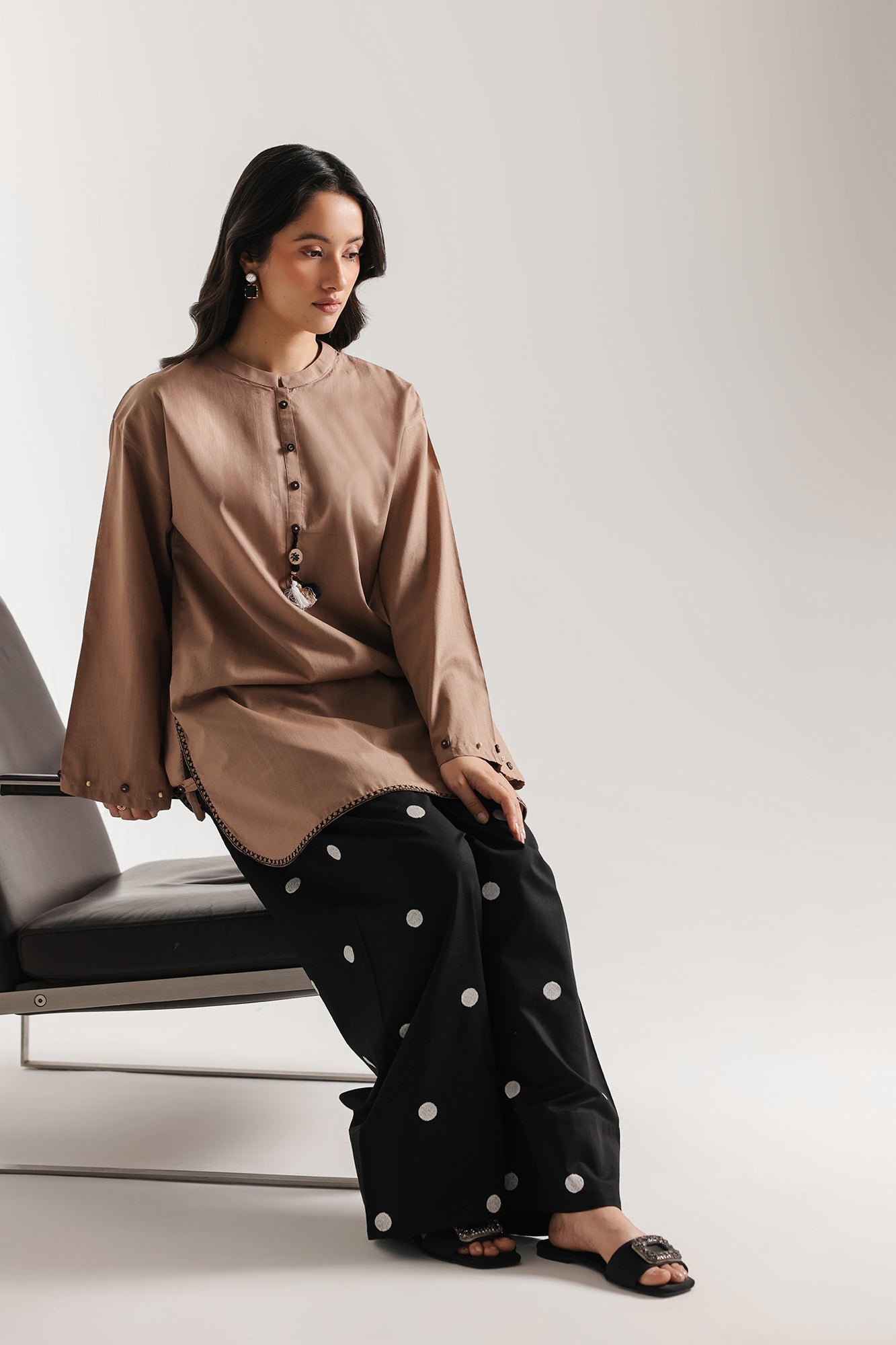 EMBROIDERED SUIT (E7928/102/816)