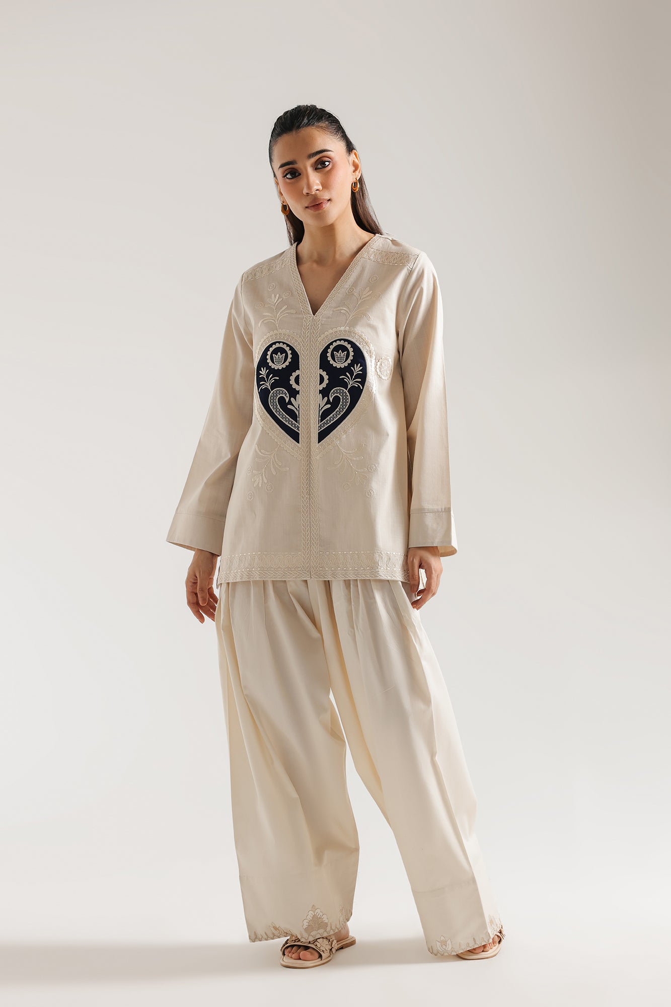 EMBROIDERED KURTI (E7929/102/002)