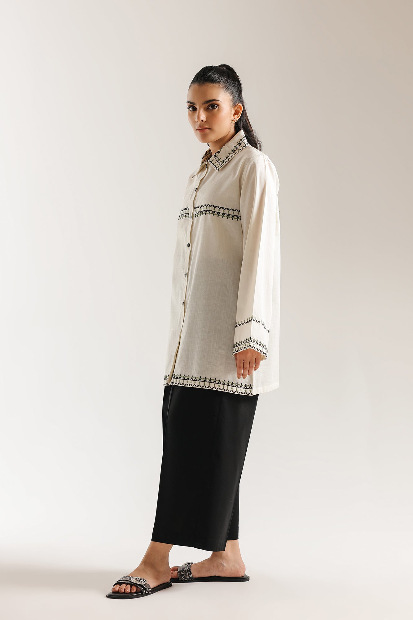 EMBROIDERED KURTI (E7932/102/005)