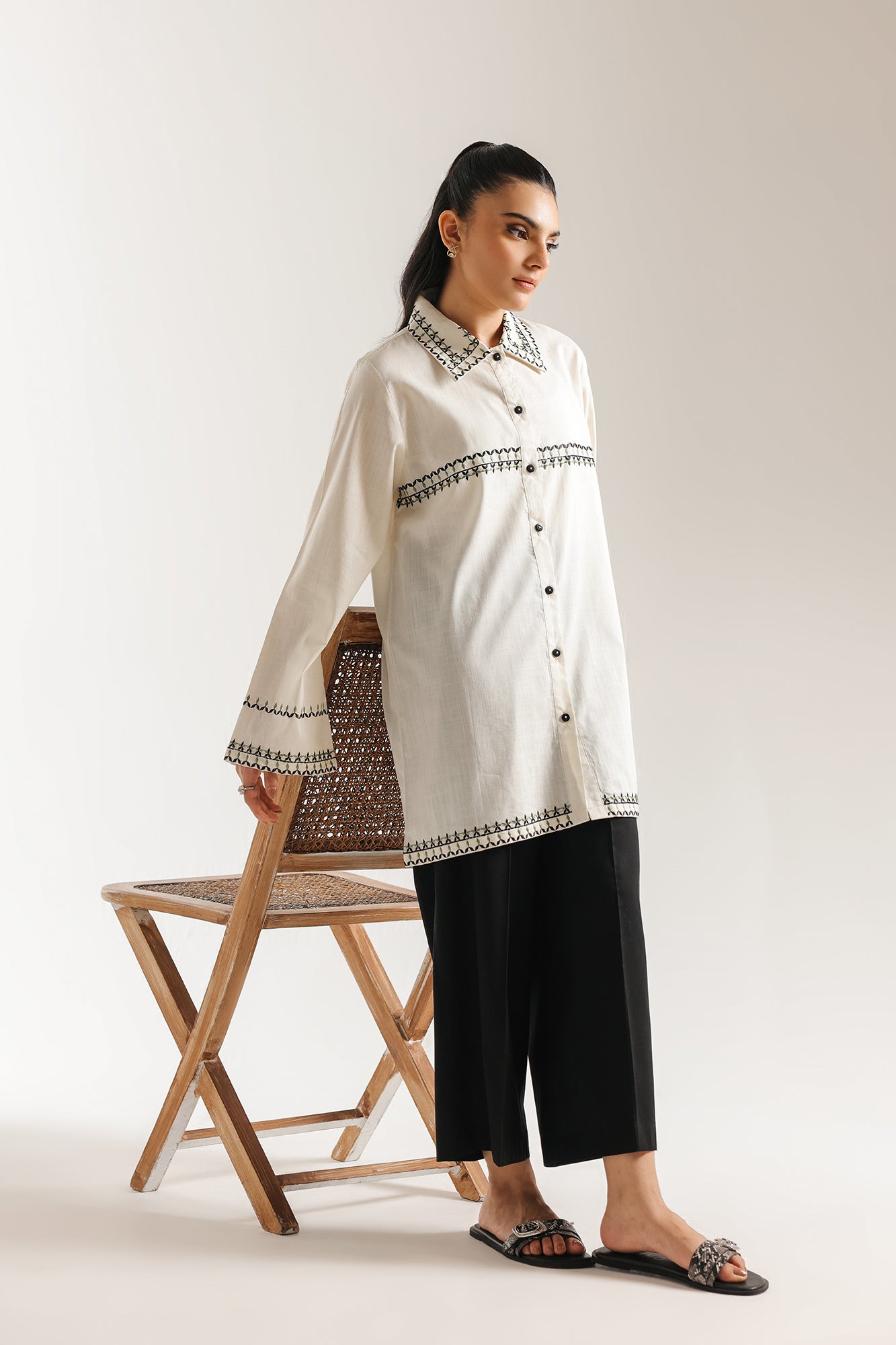 EMBROIDERED KURTI (E7932/102/005)