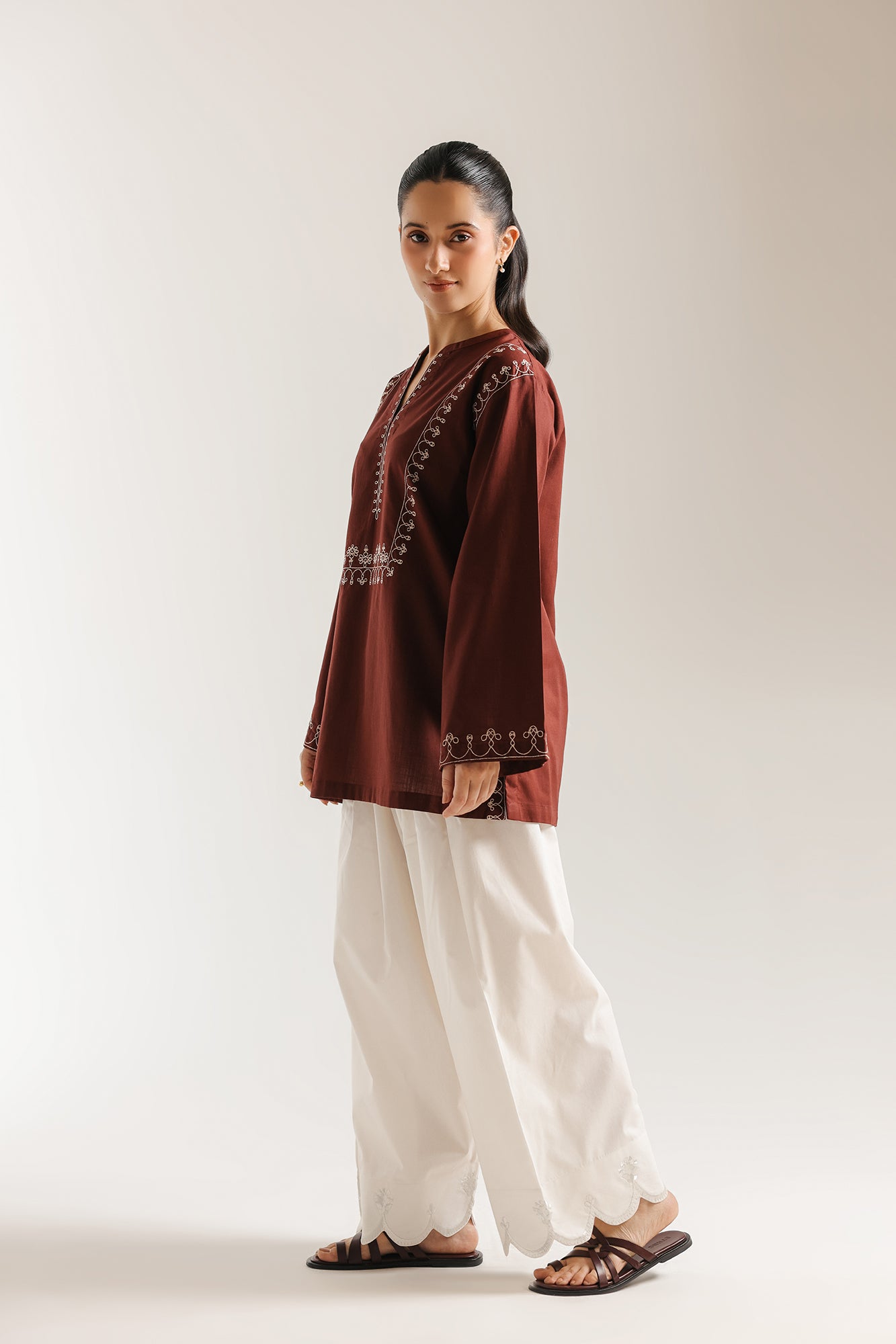 EMBROIDERED KURTI (E7938/102/319)