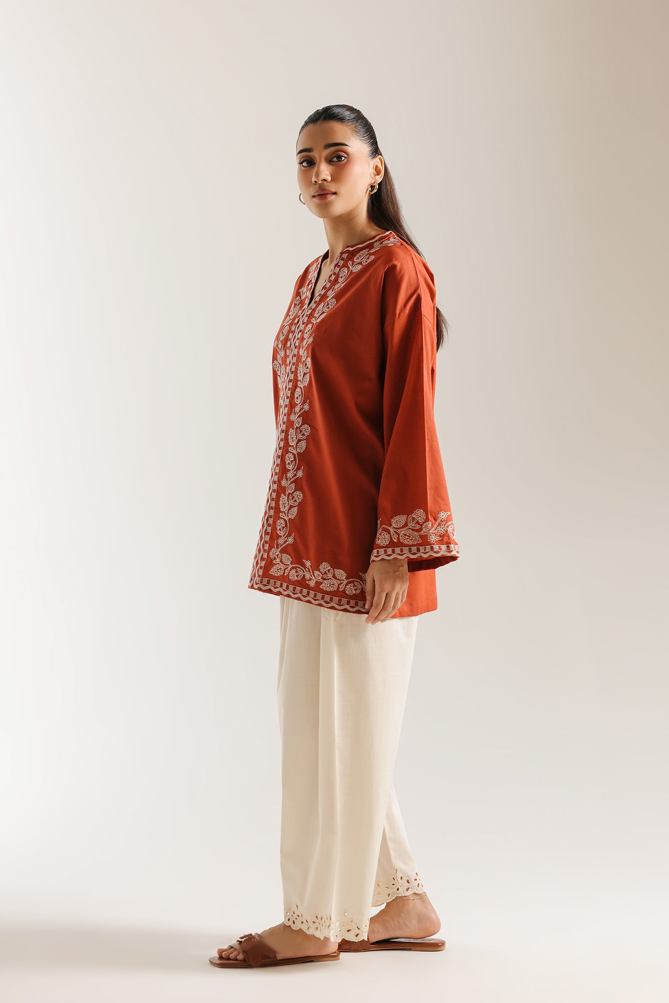 EMBROIDERED KURTI (E7941/102/204)