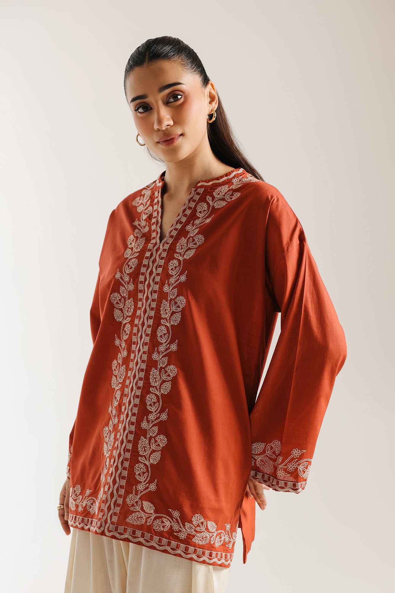 EMBROIDERED KURTI (E7941/102/204)