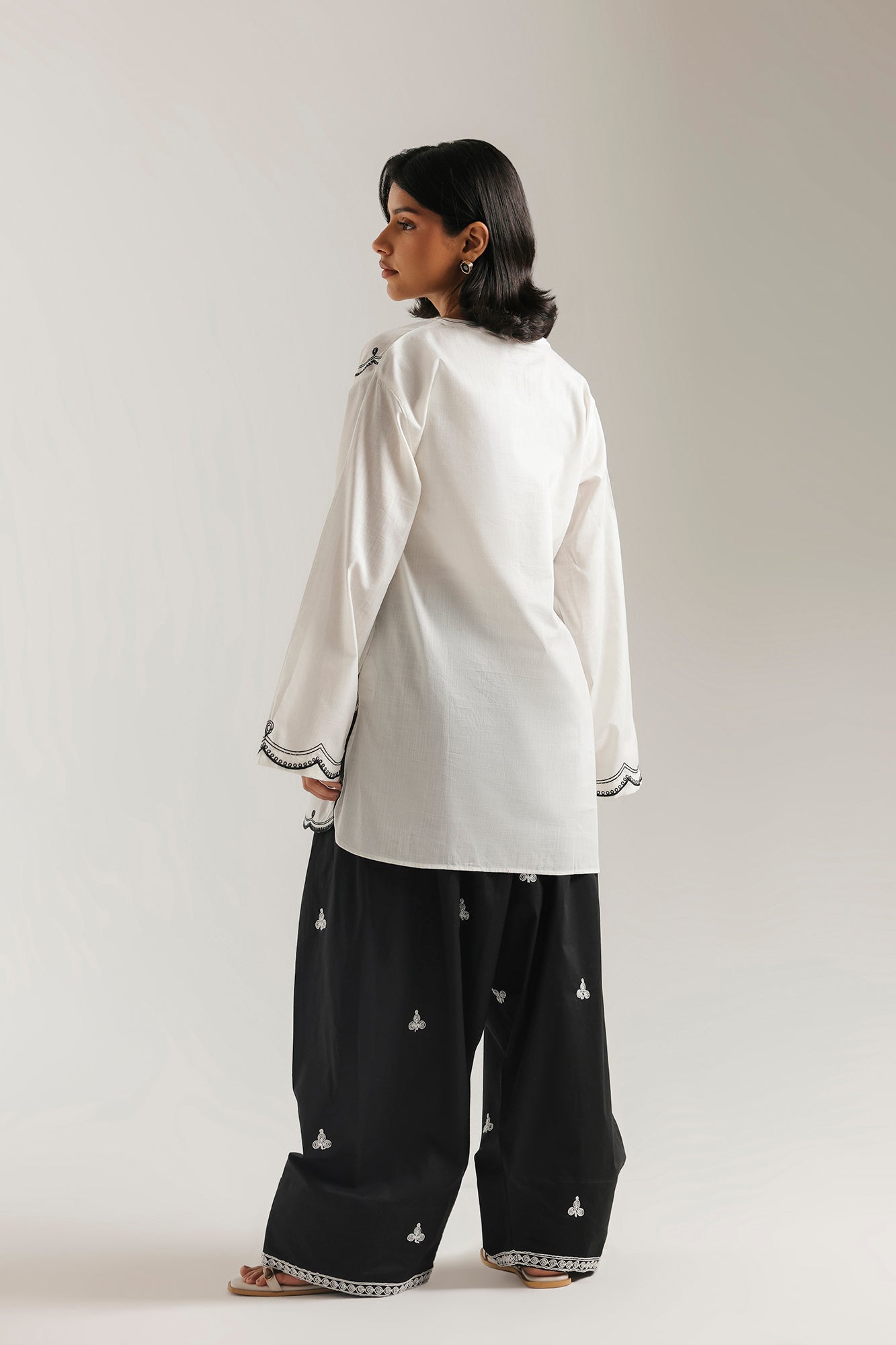 EMBROIDERED KURTI (E7942/102/001)