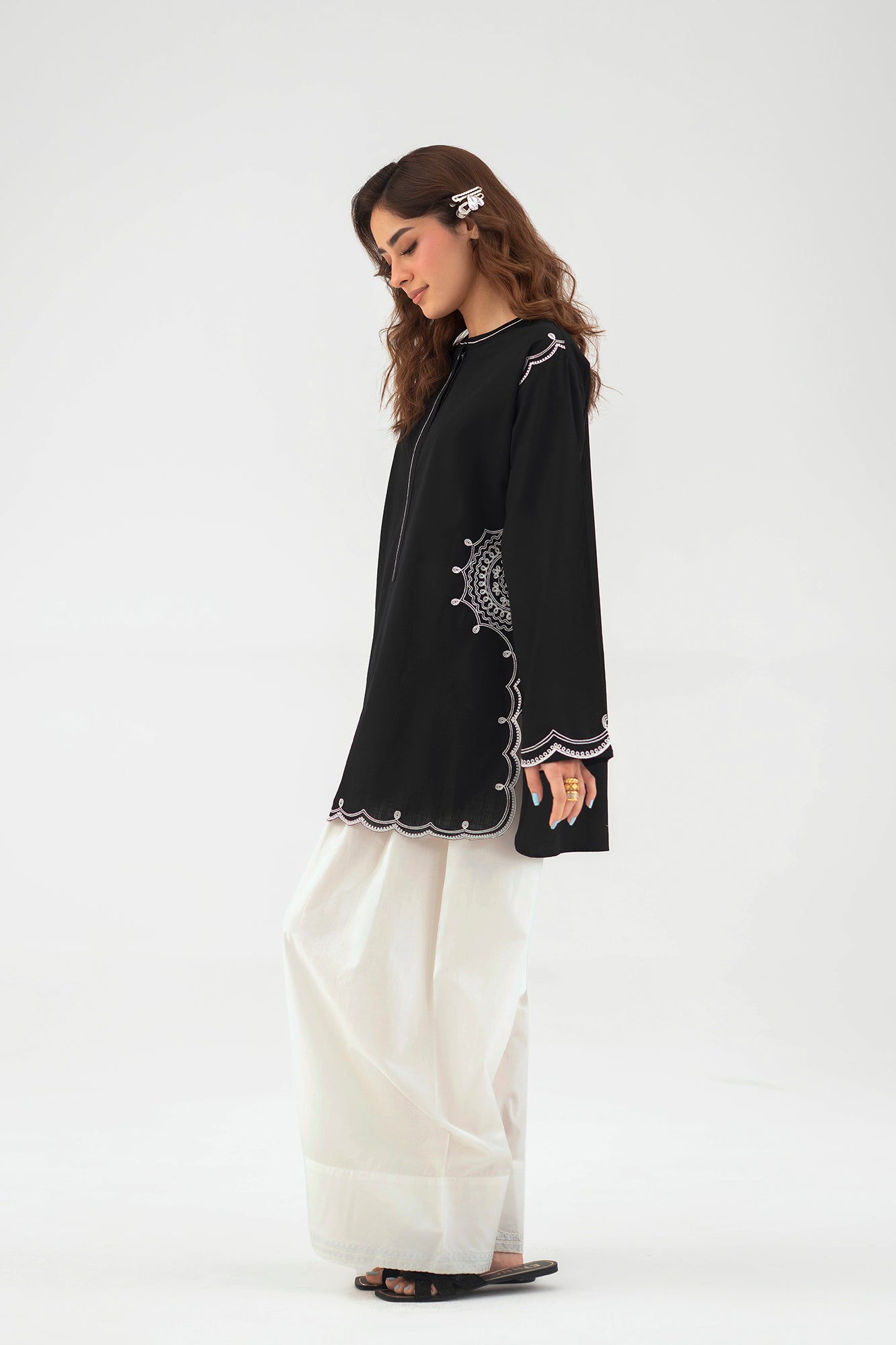 EMBROIDERED KURTI (E7942/102/902)