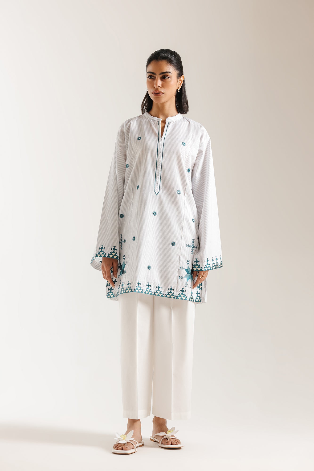 EMBROIDERED KURTI (E7950/102/001)