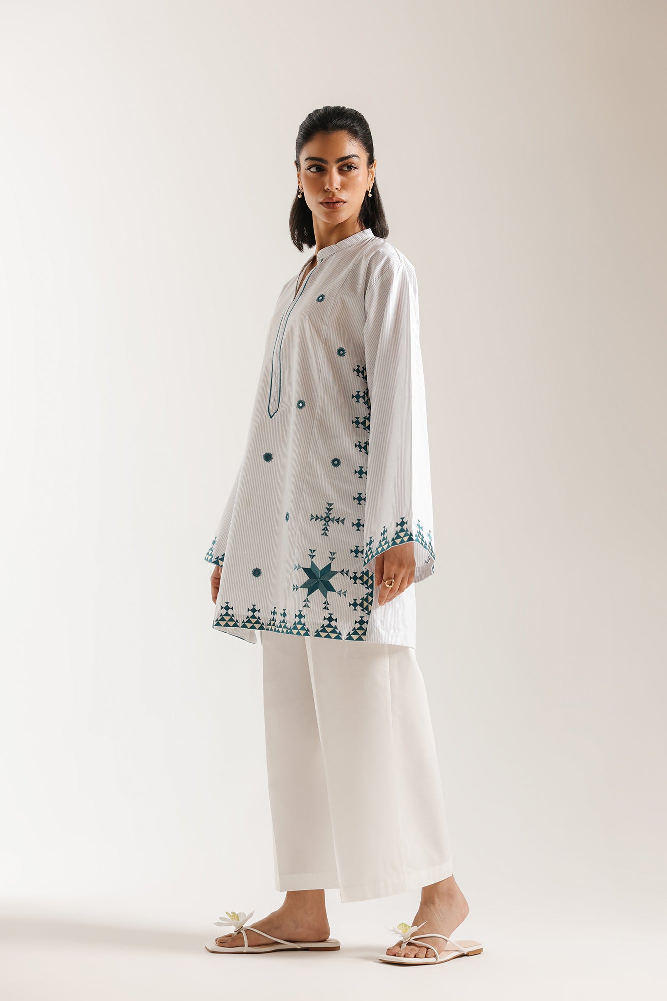 EMBROIDERED KURTI (E7950/102/001)