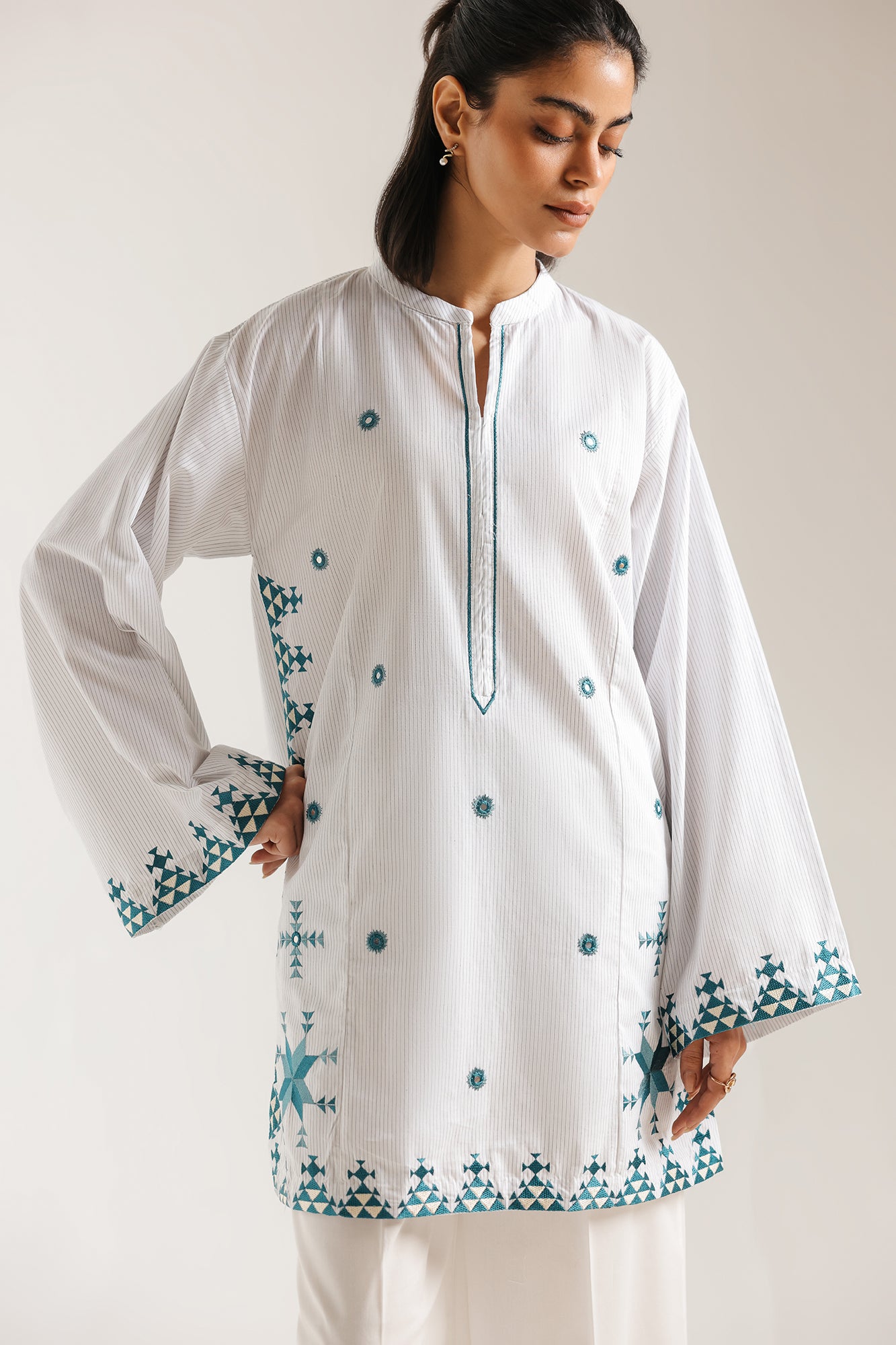 EMBROIDERED KURTI (E7950/102/001)