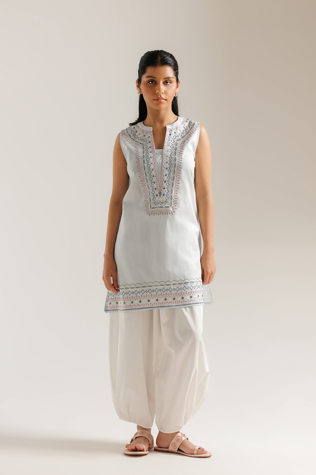 EMBROIDERED KURTI (E7959/102/617)