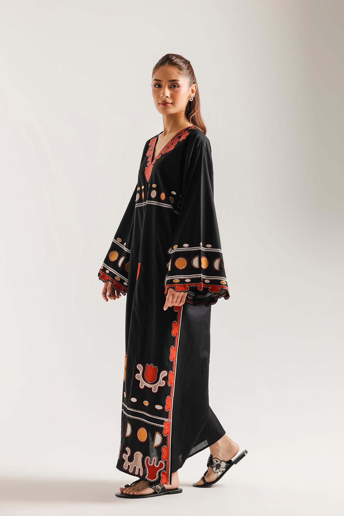 EMBROIDERED DRESS (E7975/102/901)