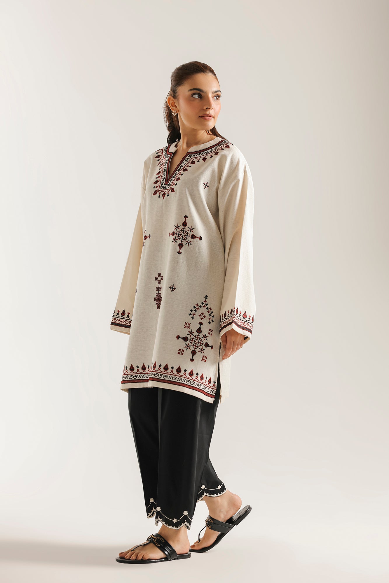 EMBROIDERED KURTI (E7979/102/004)