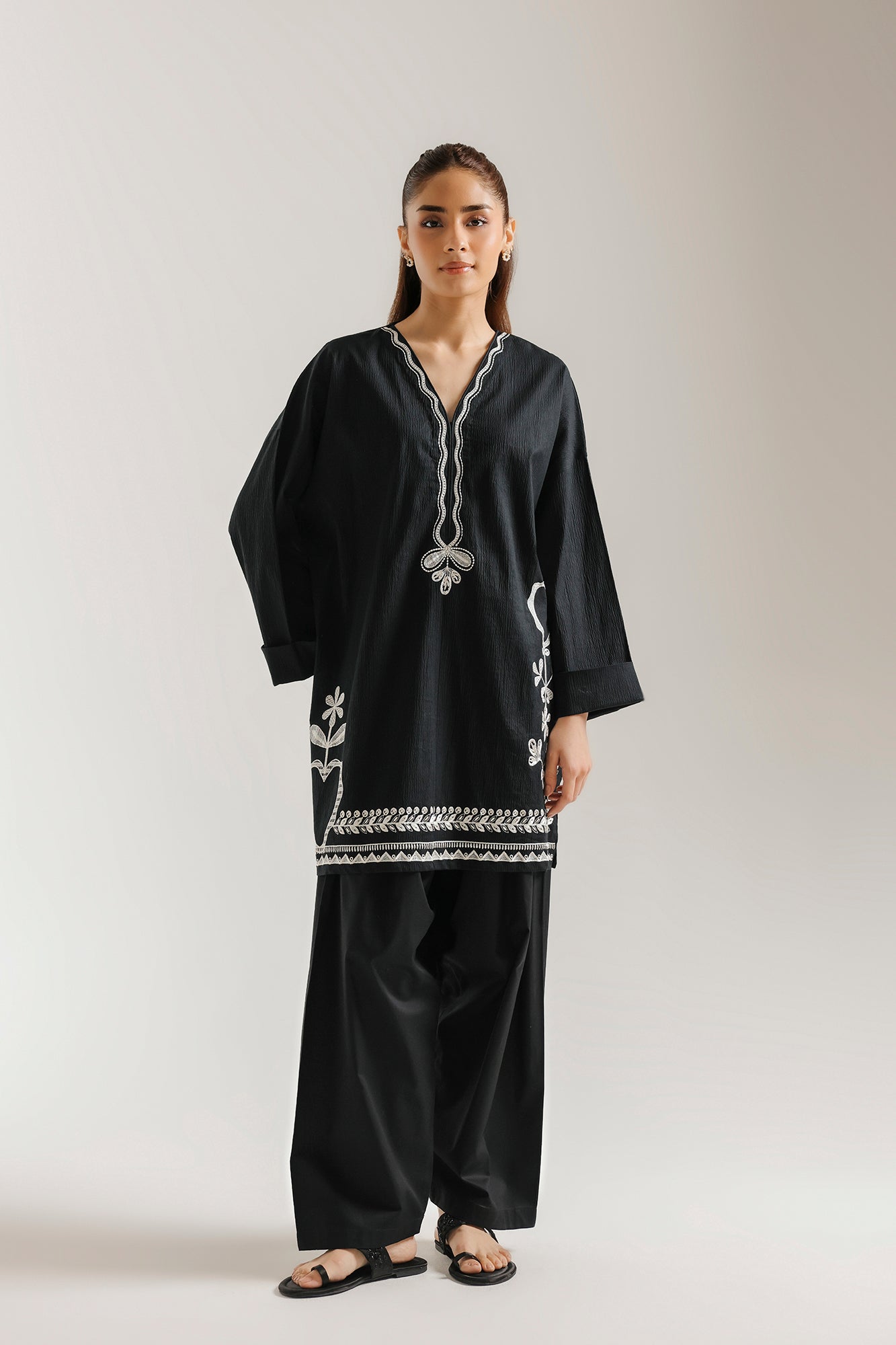 EMBROIDERED KURTI (E7991/102/901)