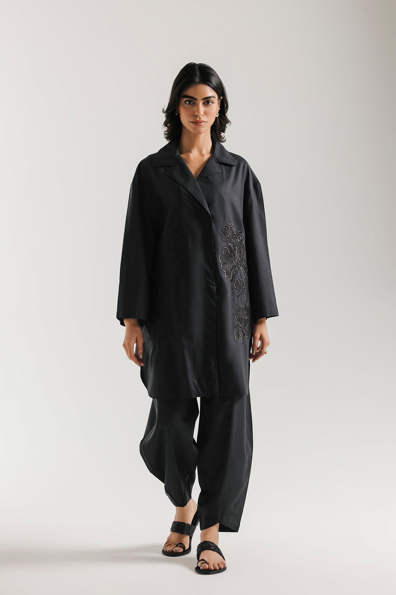 EMBROIDERED SUIT (E8028/102/902)