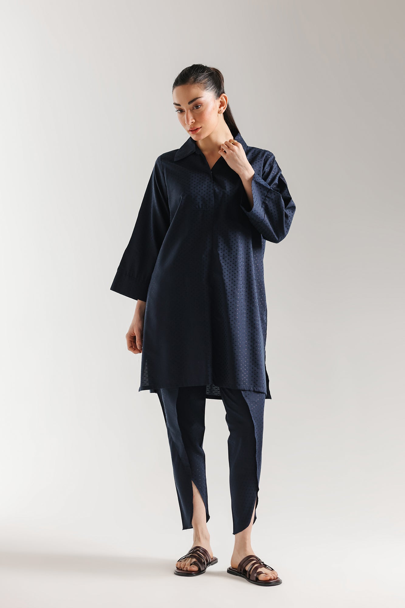 SOLID SUIT (E8119/102/619)