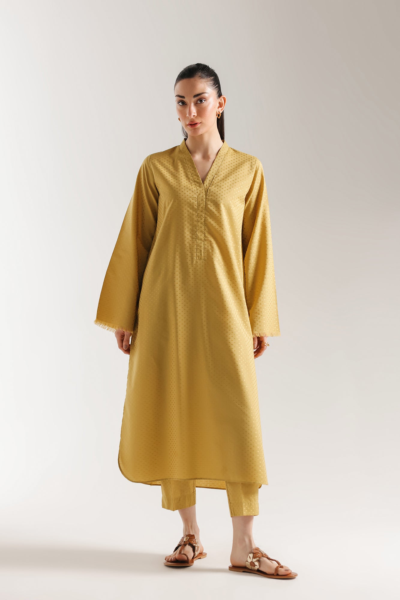 EMBROIDERED SUIT (E8120/102/125)