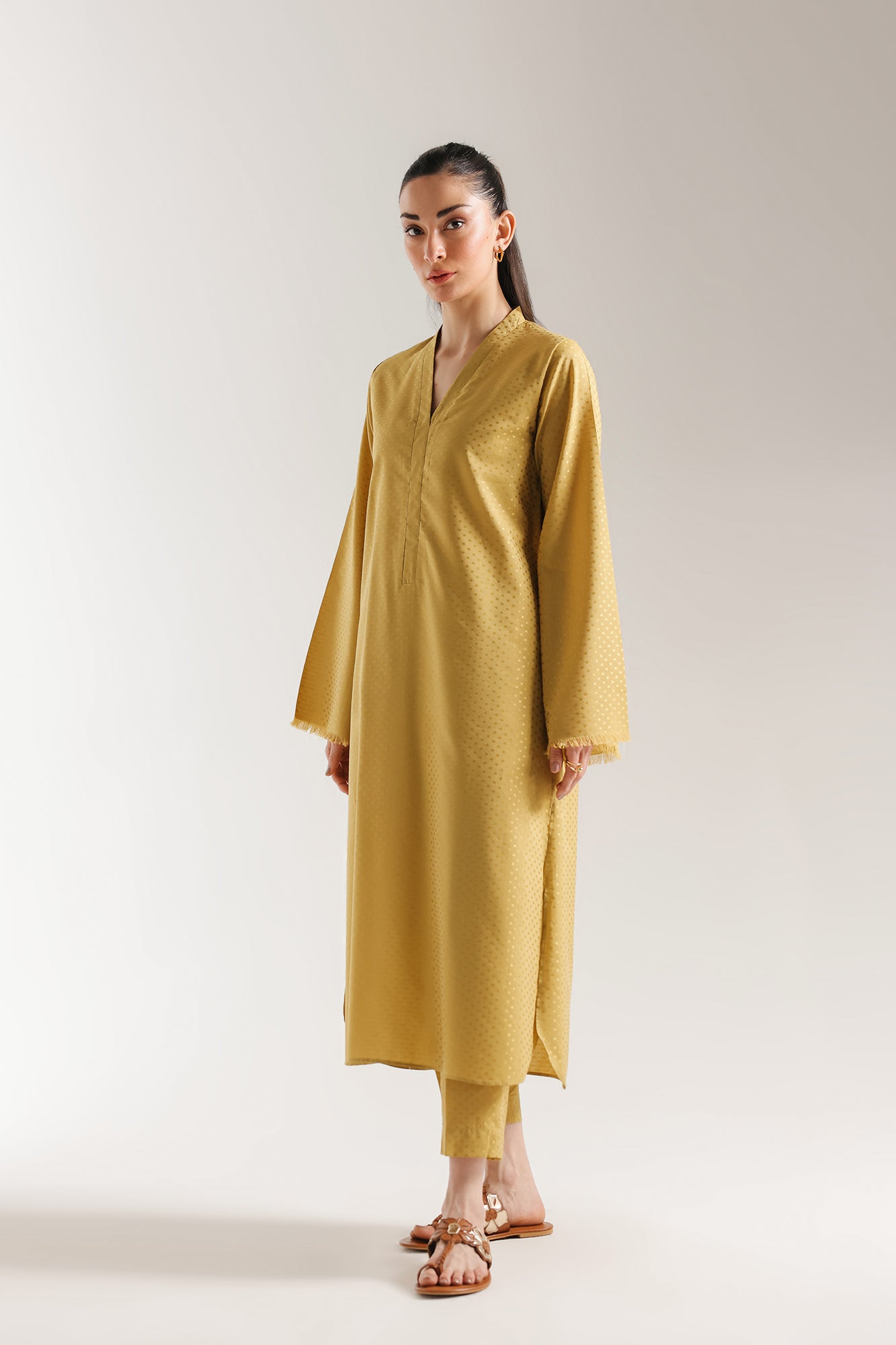 EMBROIDERED SUIT (E8120/102/125)