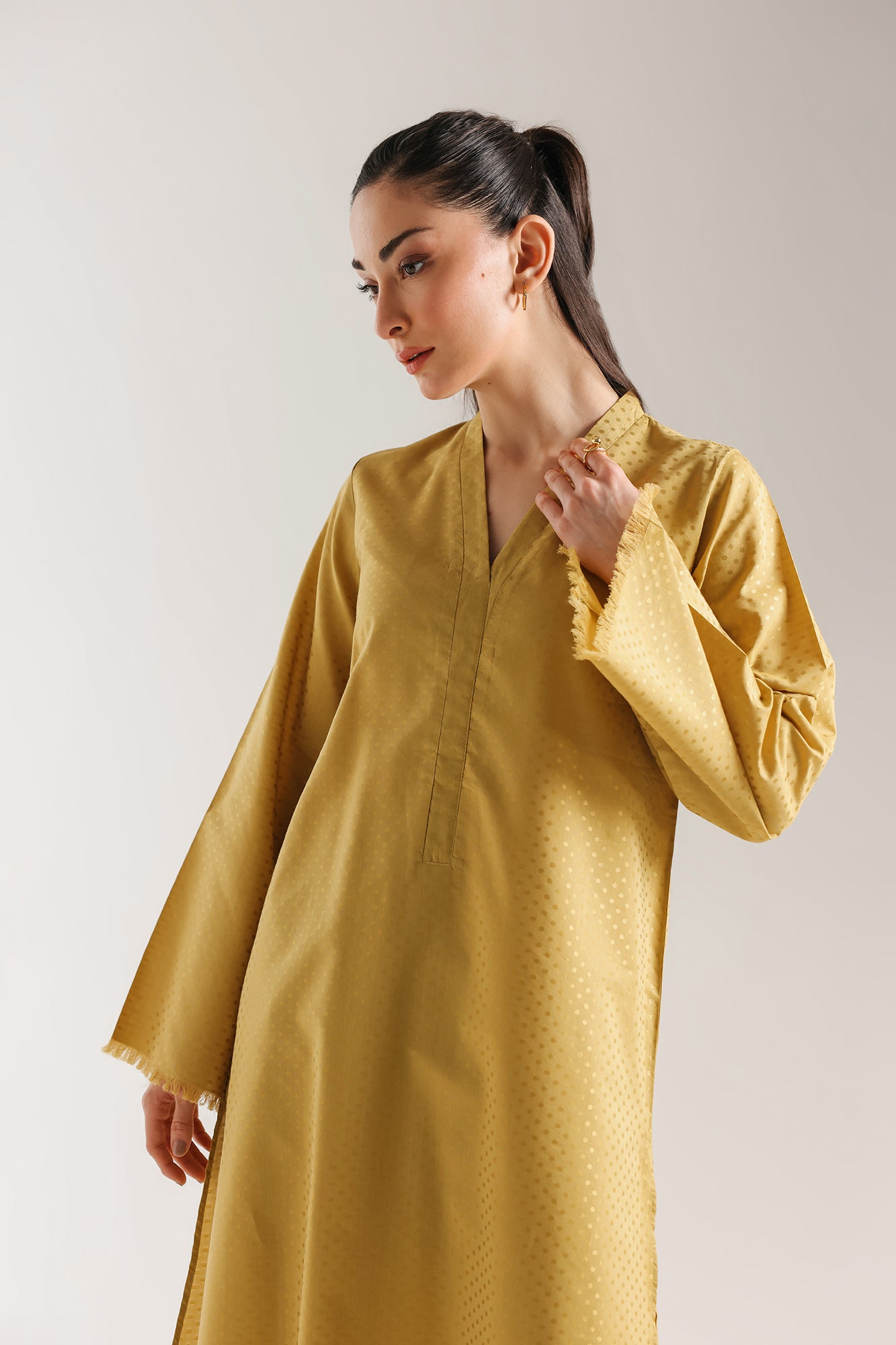 EMBROIDERED SUIT (E8120/102/125)