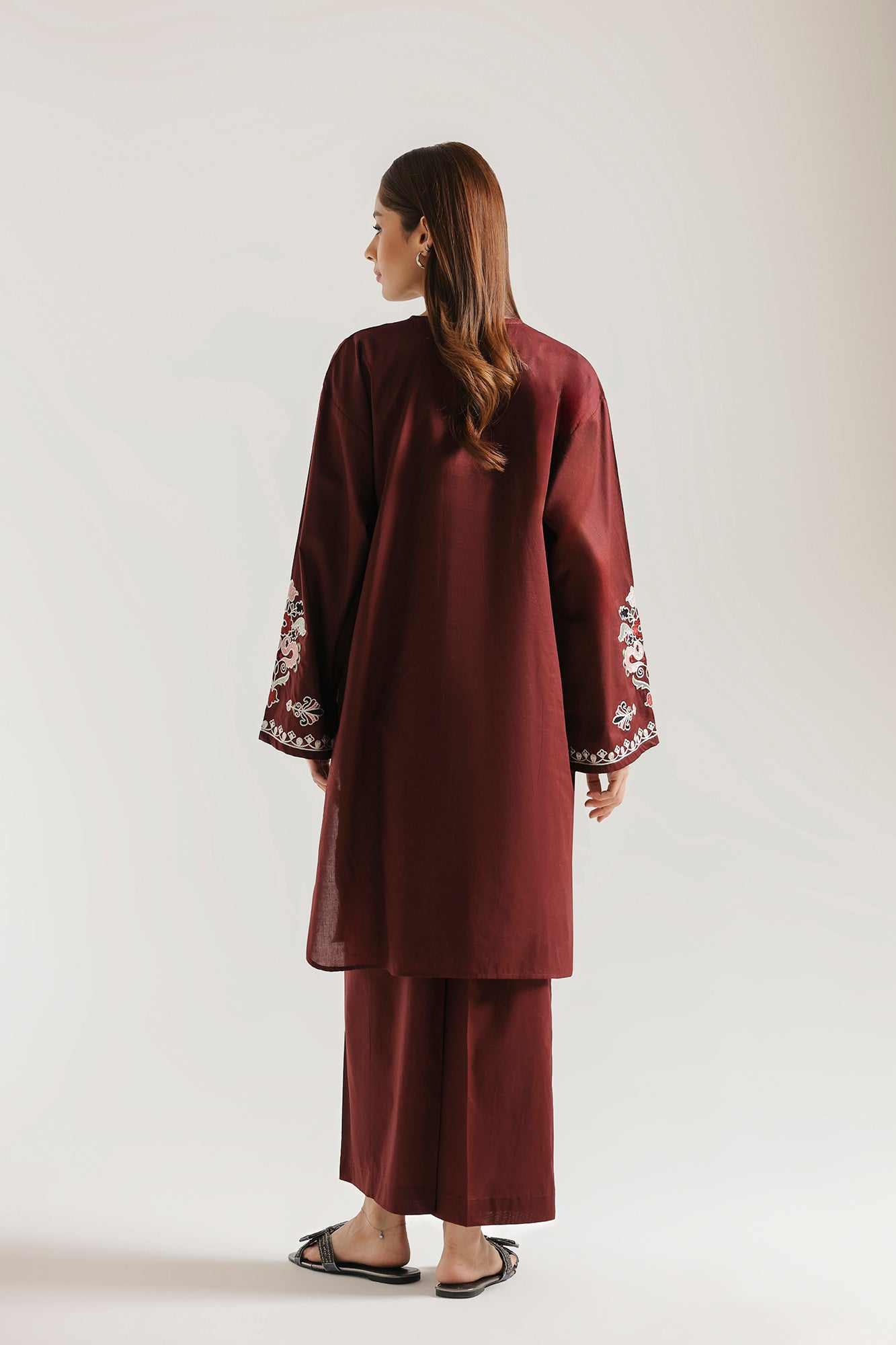EMBROIDERED SUIT (E8205/102/414)
