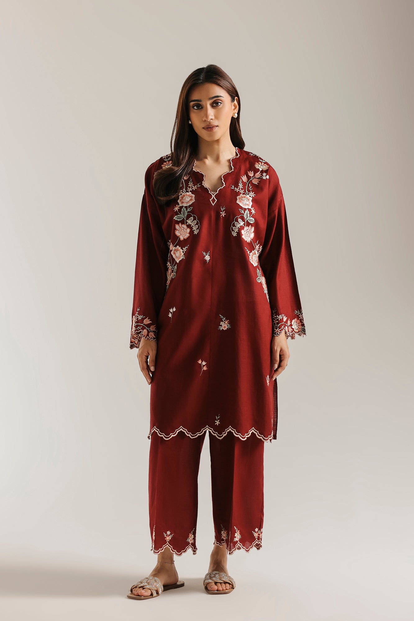 EMBROIDERED SUIT (E8228/102/304)