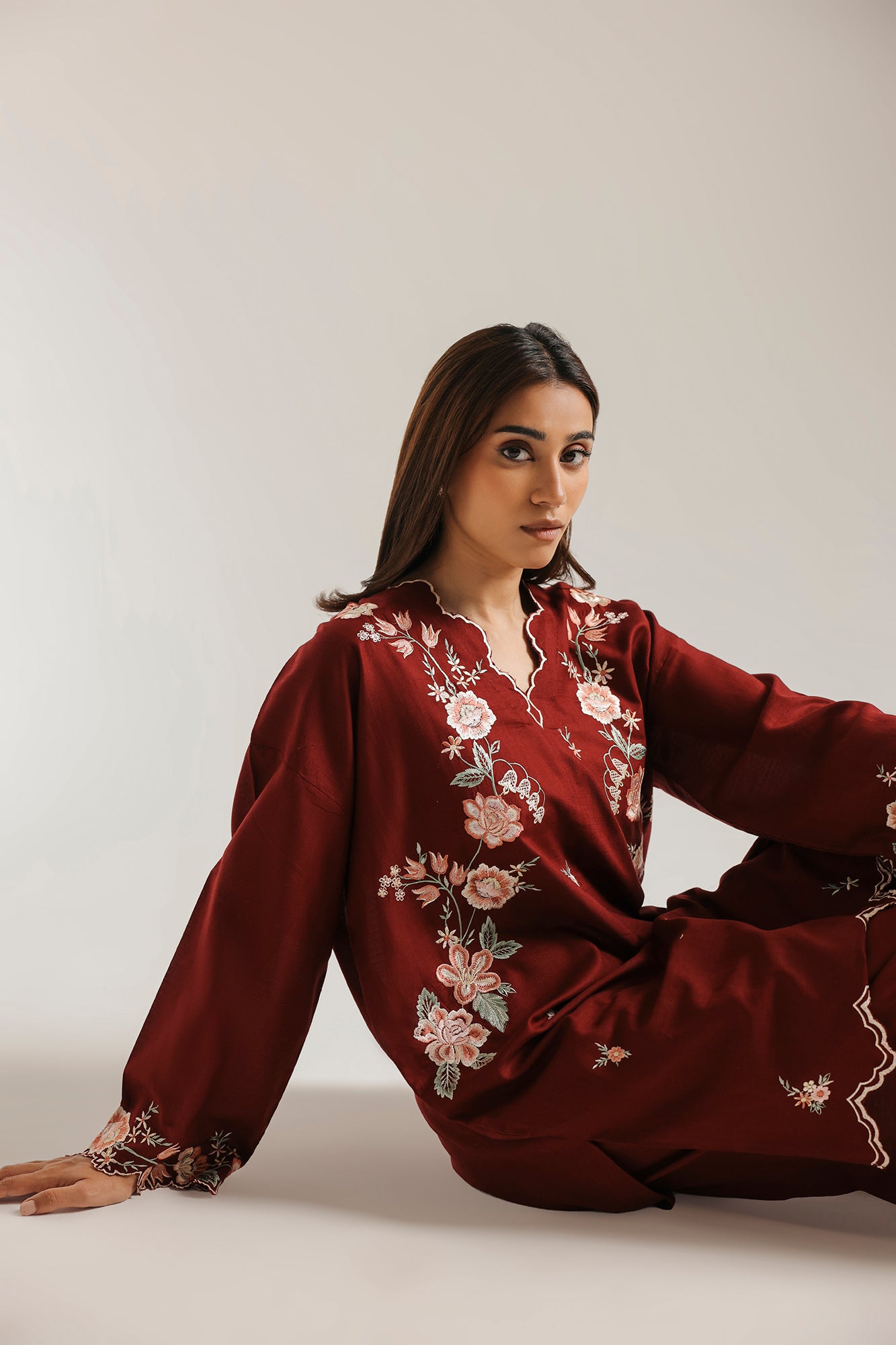 EMBROIDERED SUIT (E8228/102/304)