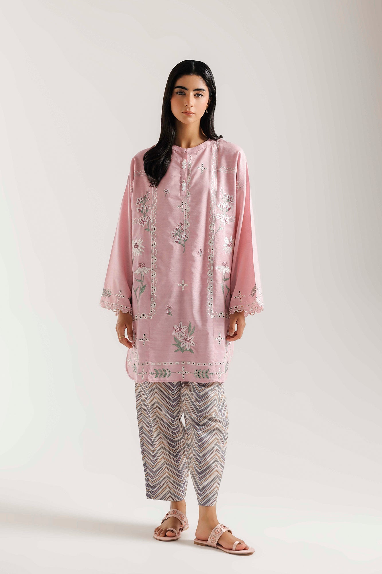 EMBROIDERED SUIT (E8279/102/425)