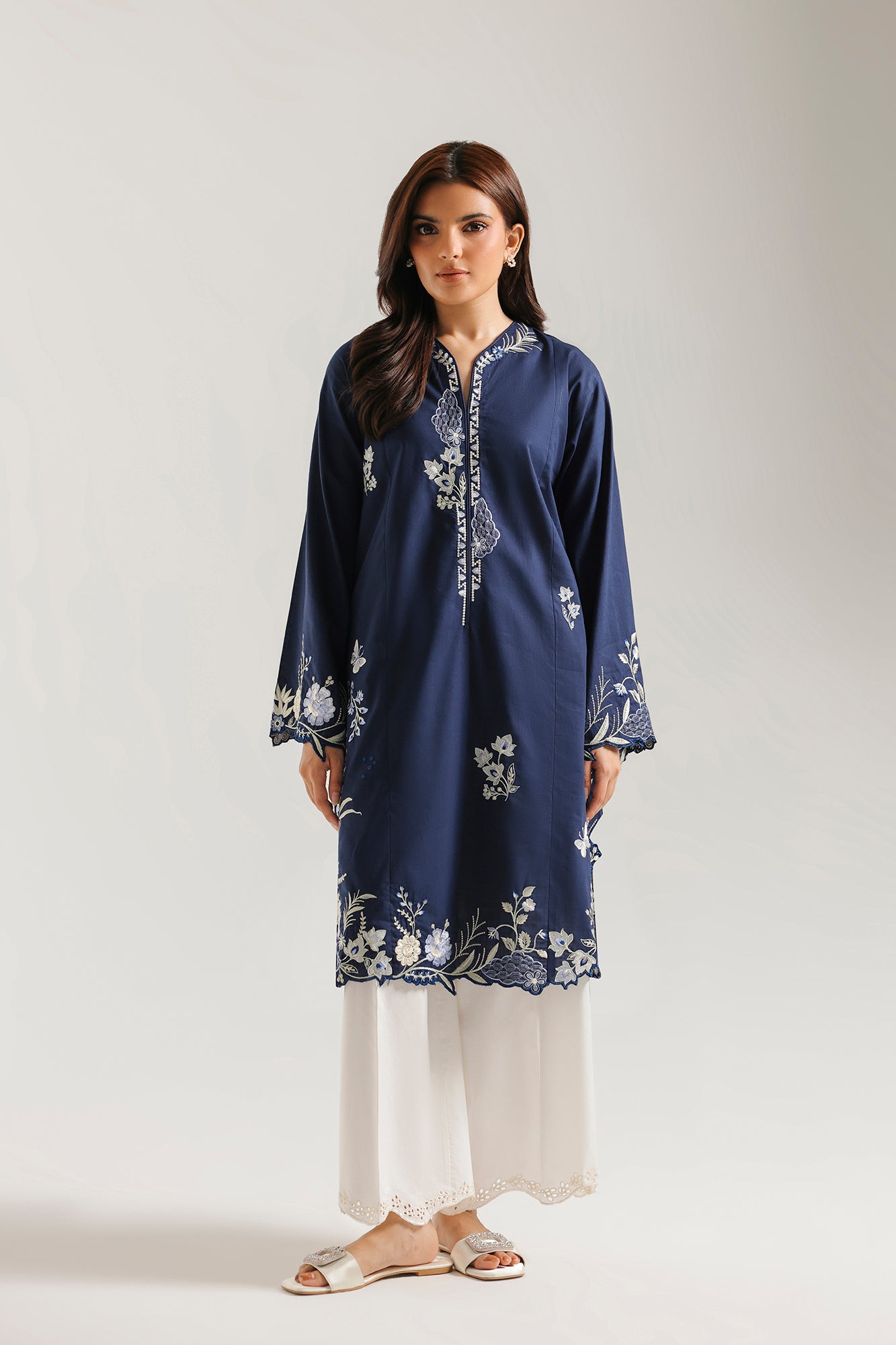 EMBROIDERED SHIRT (E9208/102/504)