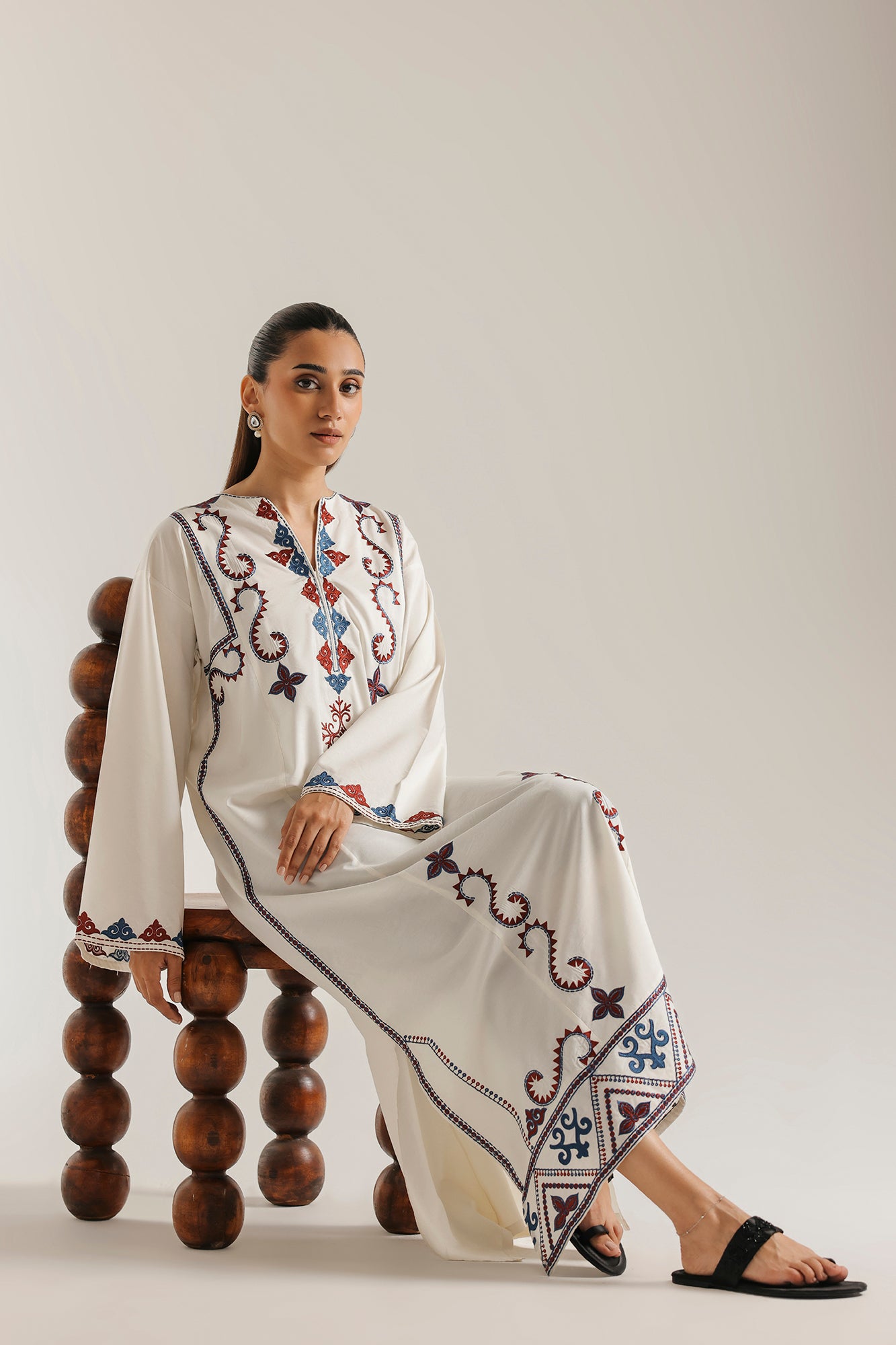 EMBROIDERED DRESS (E9213/102/001)