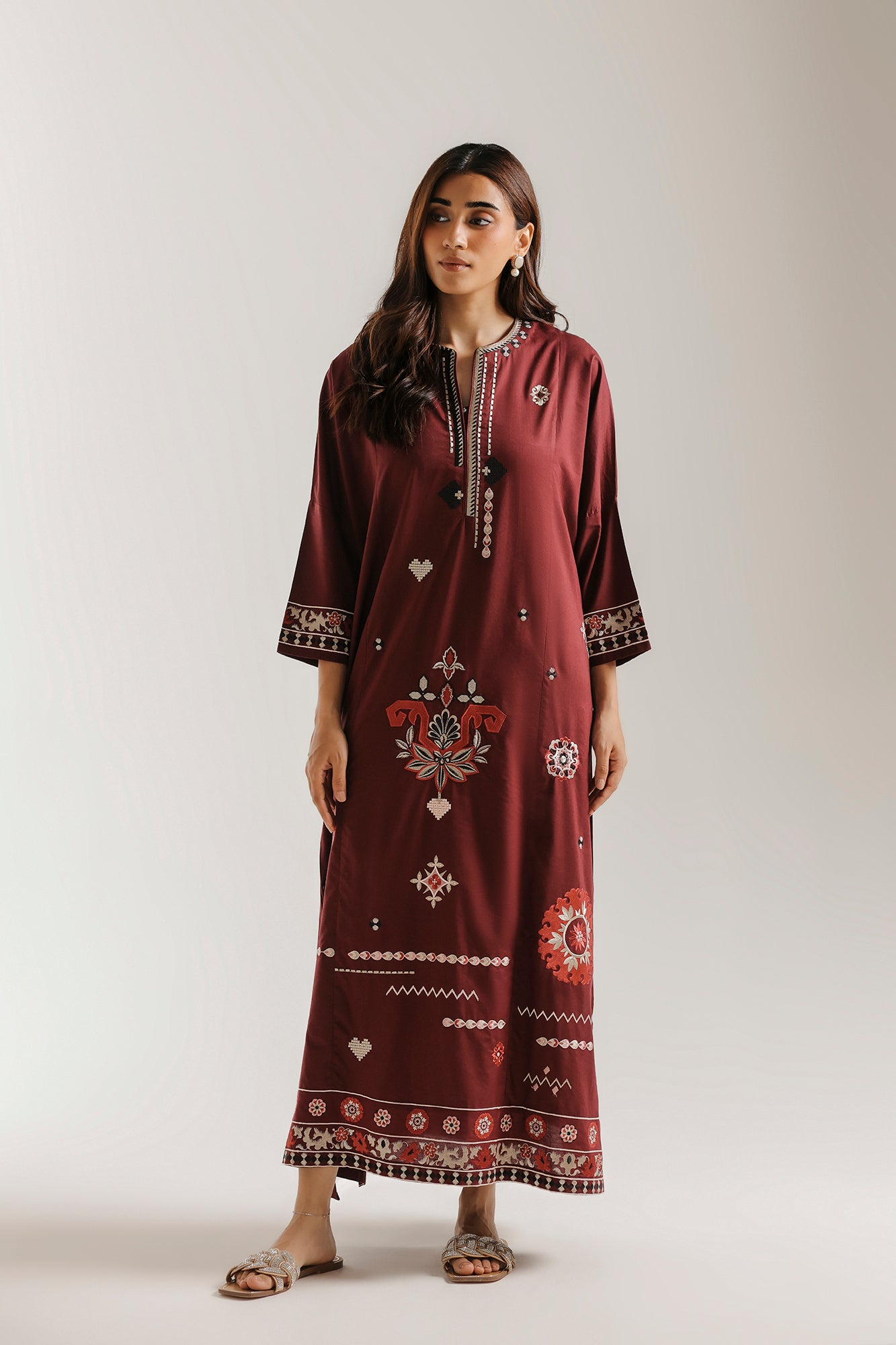 EMBROIDERED DRESS (E9214/102/403)
