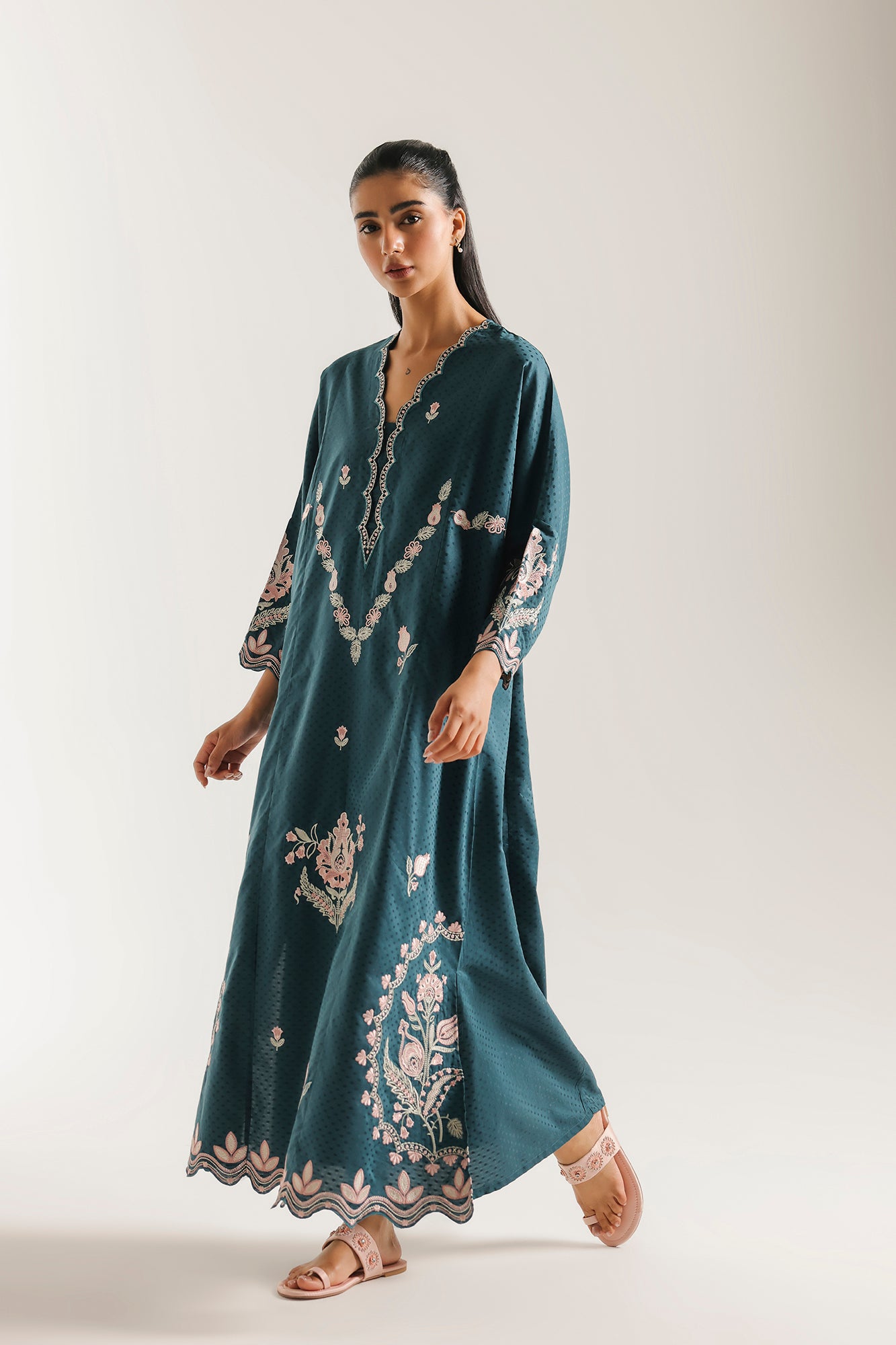 EMBROIDERED DRESS (E9215/102/605)